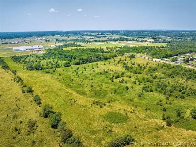 891 W Allen Road Property Photo 4