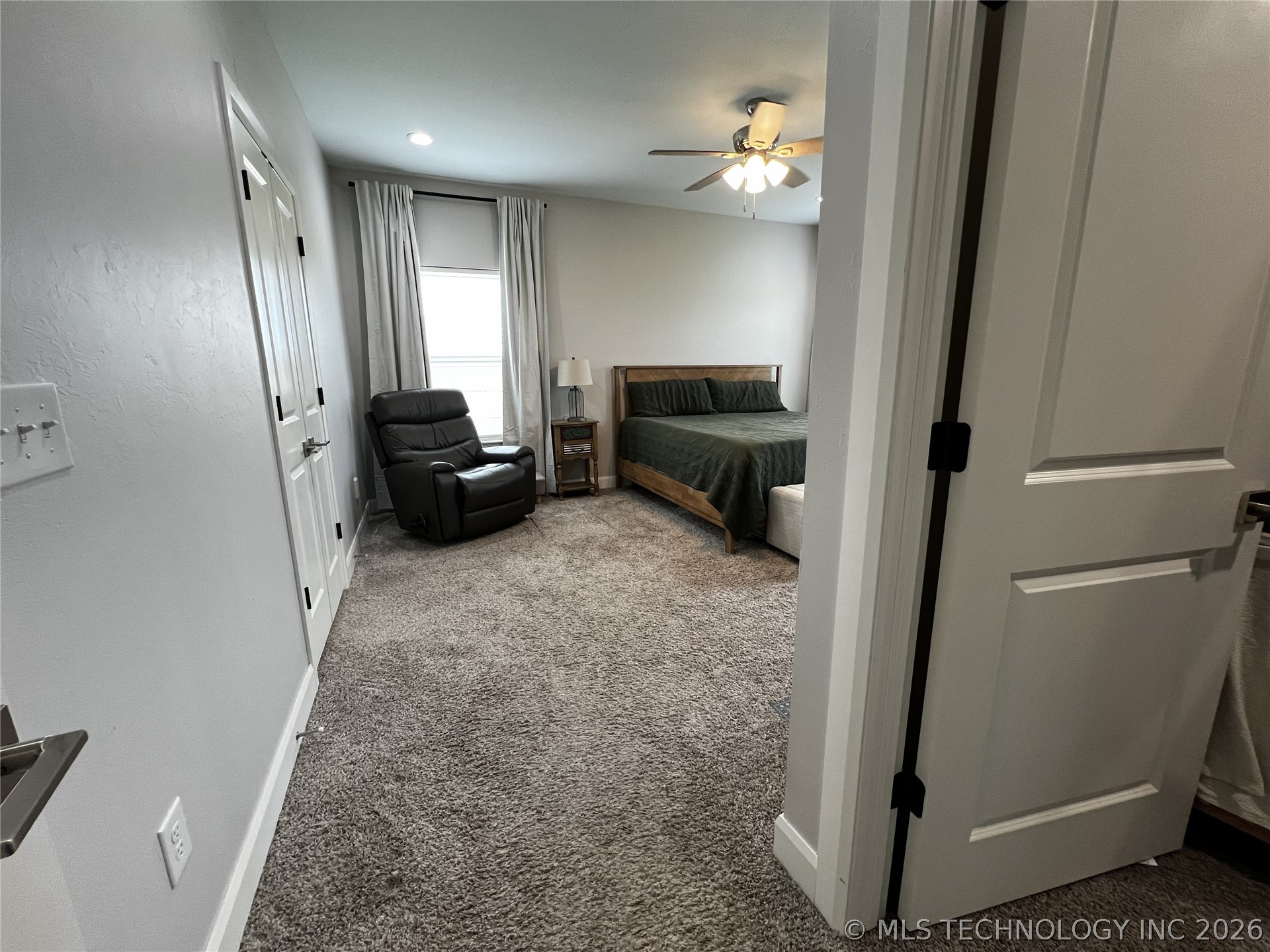 2126 W Forest Ridge Property Photo 10