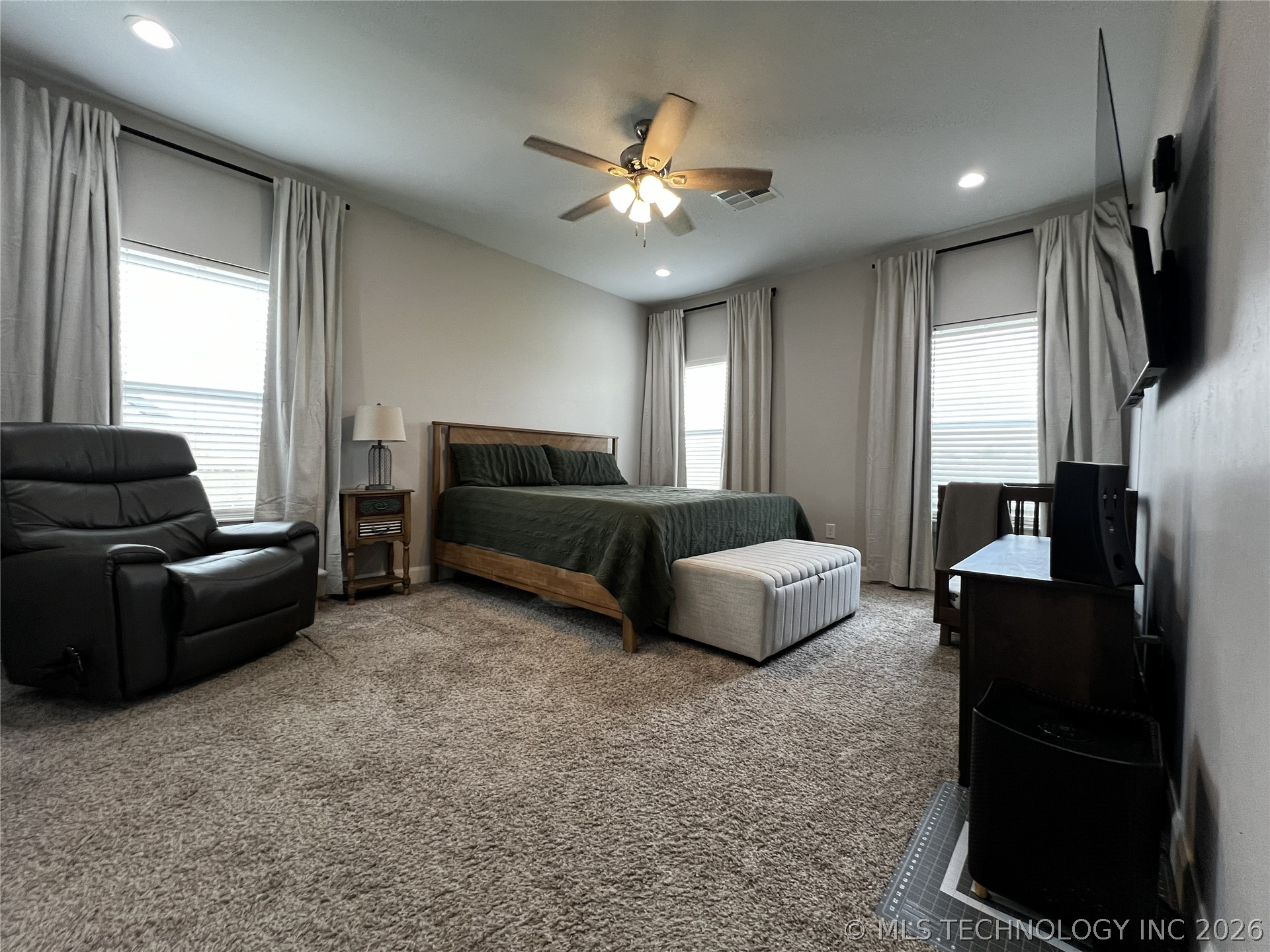 2126 W Forest Ridge Property Photo 11