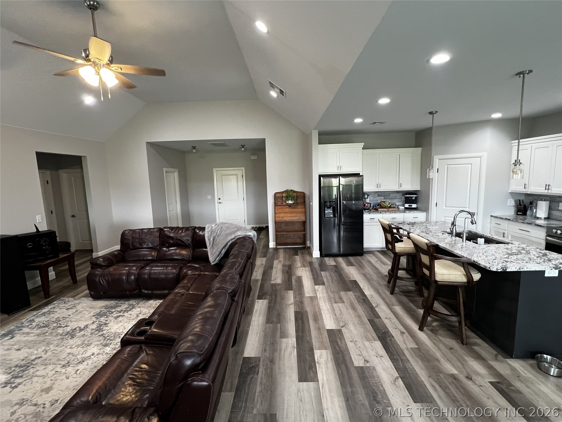 2126 W Forest Ridge Property Photo 14