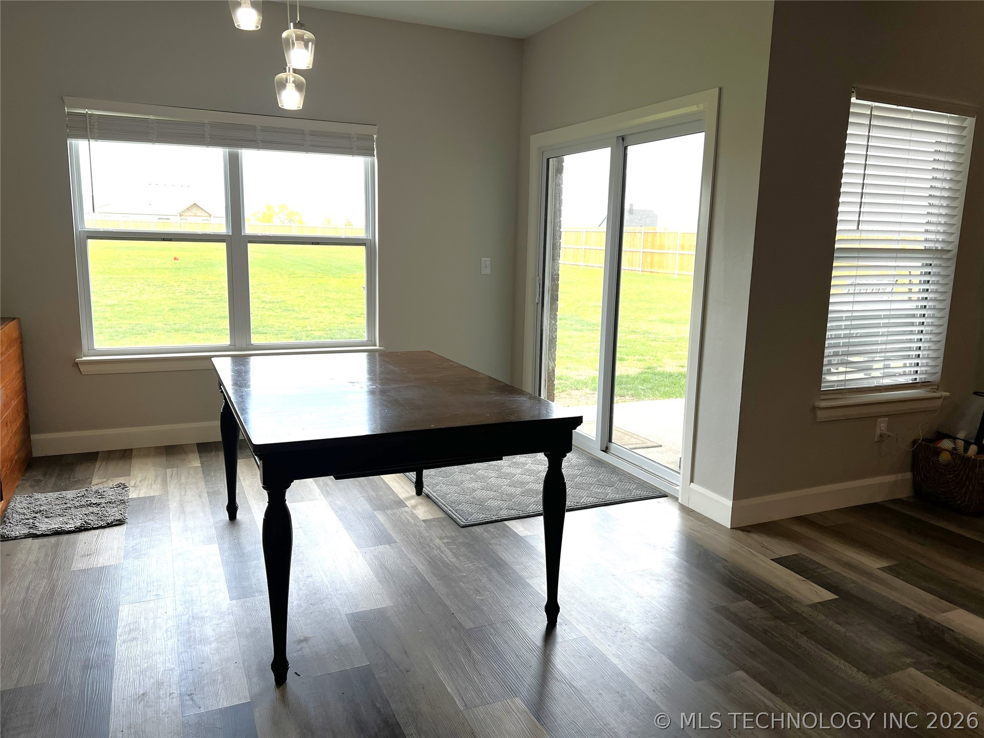 2126 W Forest Ridge Property Photo 16