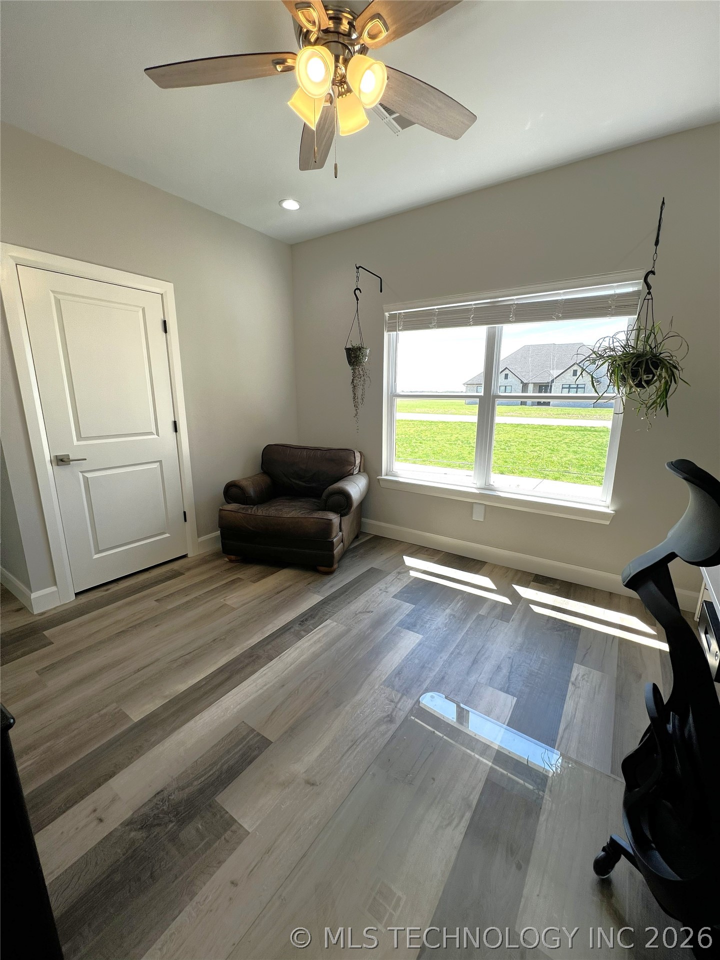 2126 W Forest Ridge Property Photo 18