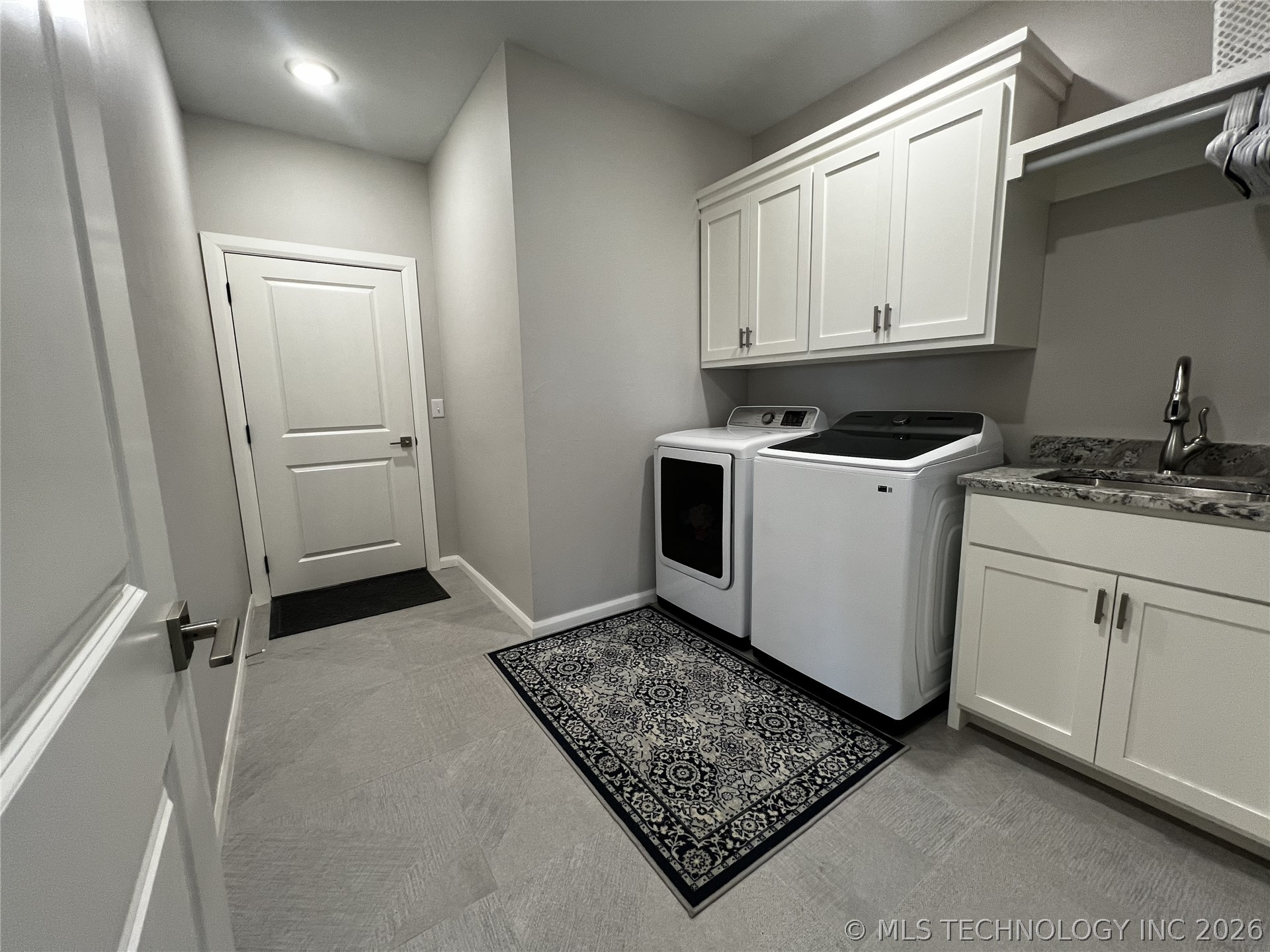 2126 W Forest Ridge Property Photo 23