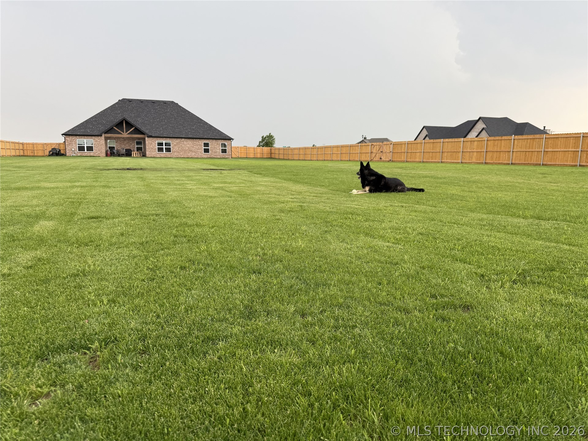 2126 W Forest Ridge Property Photo 24