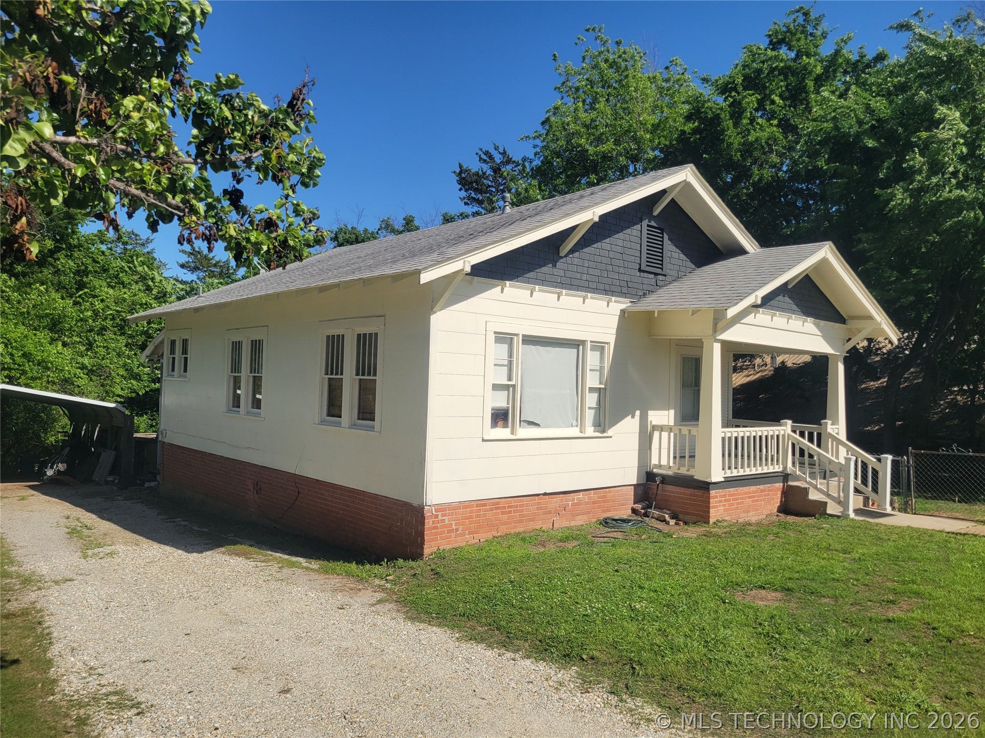 1024 S Belmont Property Photo 2