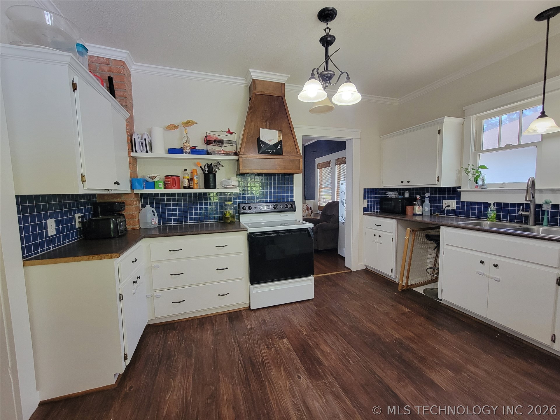 1024 S Belmont Property Photo 13