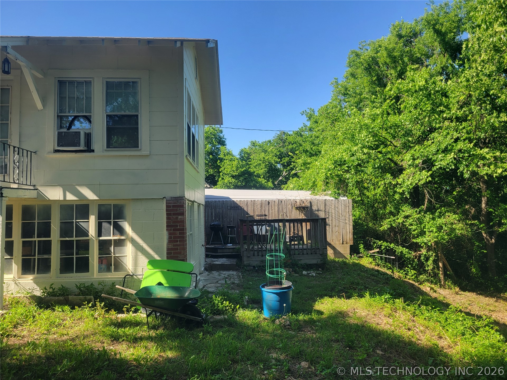 1024 S Belmont Property Photo 34