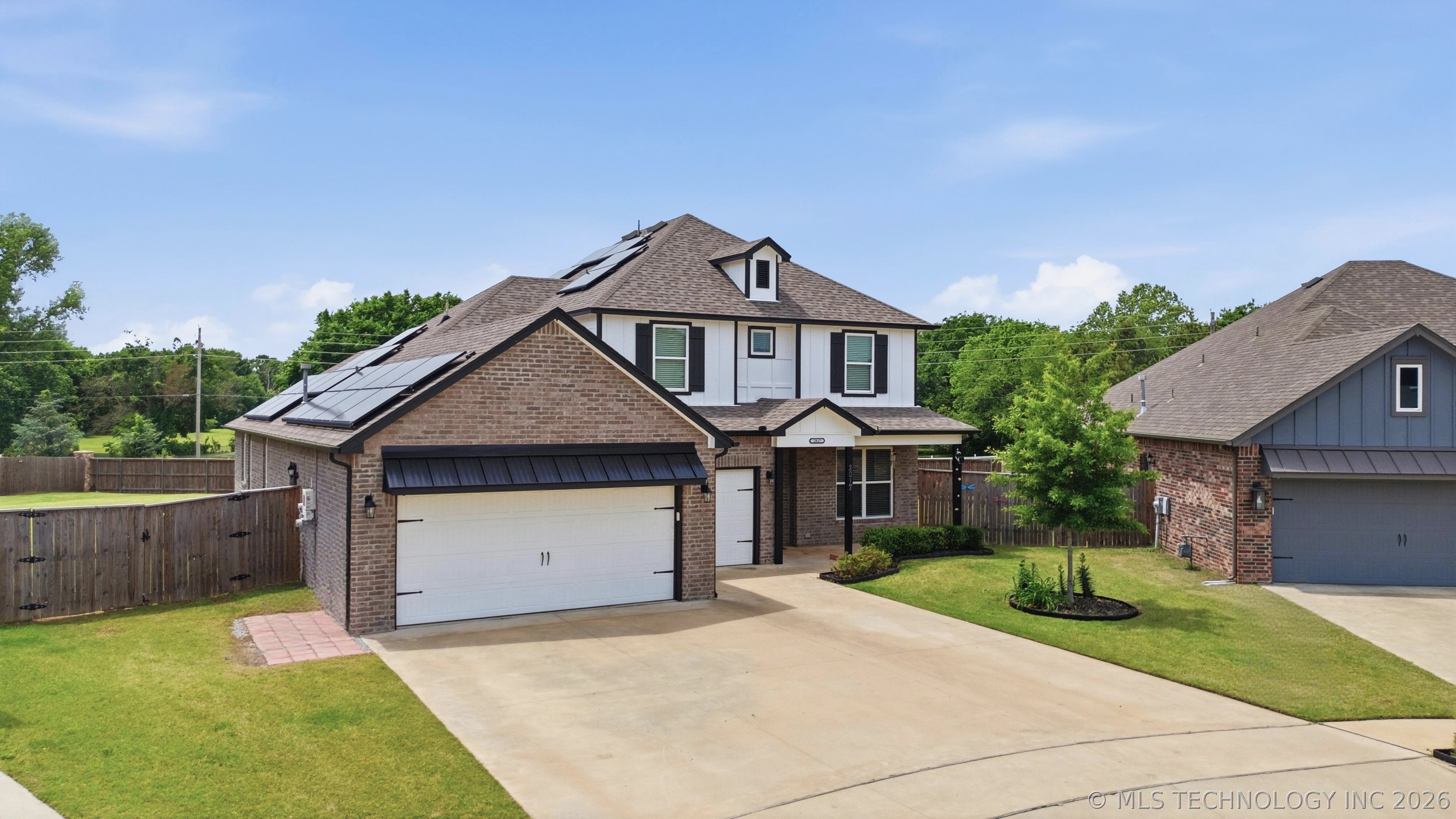 2017 W Fredericksburg Court Property Photo 2