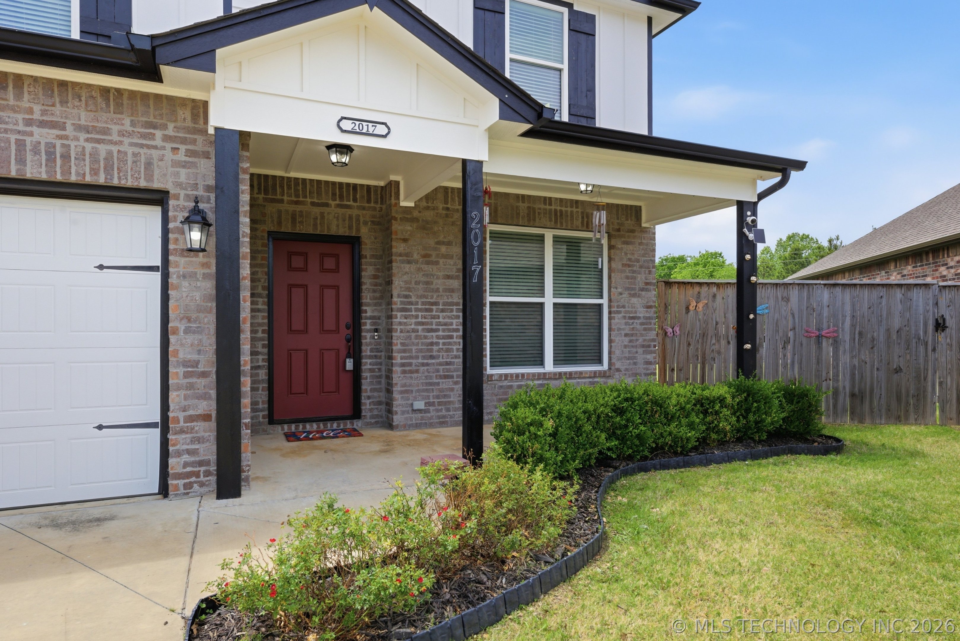 2017 W Fredericksburg Court Property Photo 3
