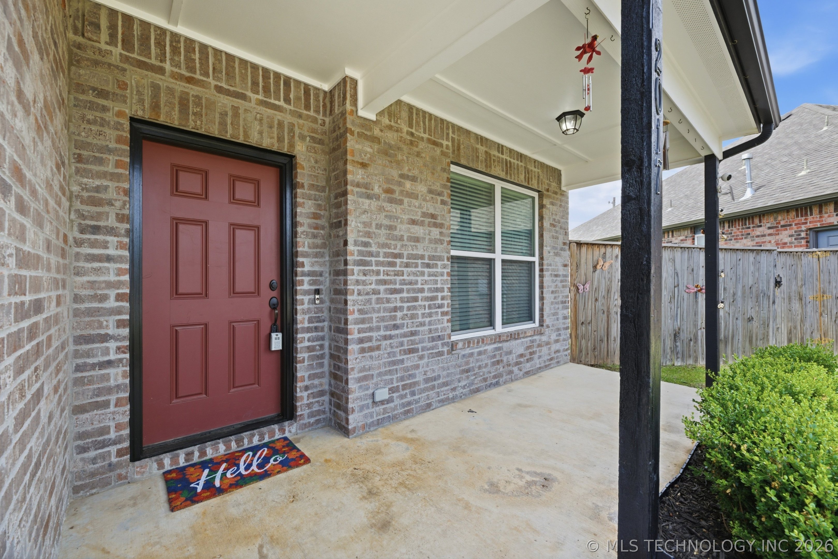 2017 W Fredericksburg Court Property Photo 4