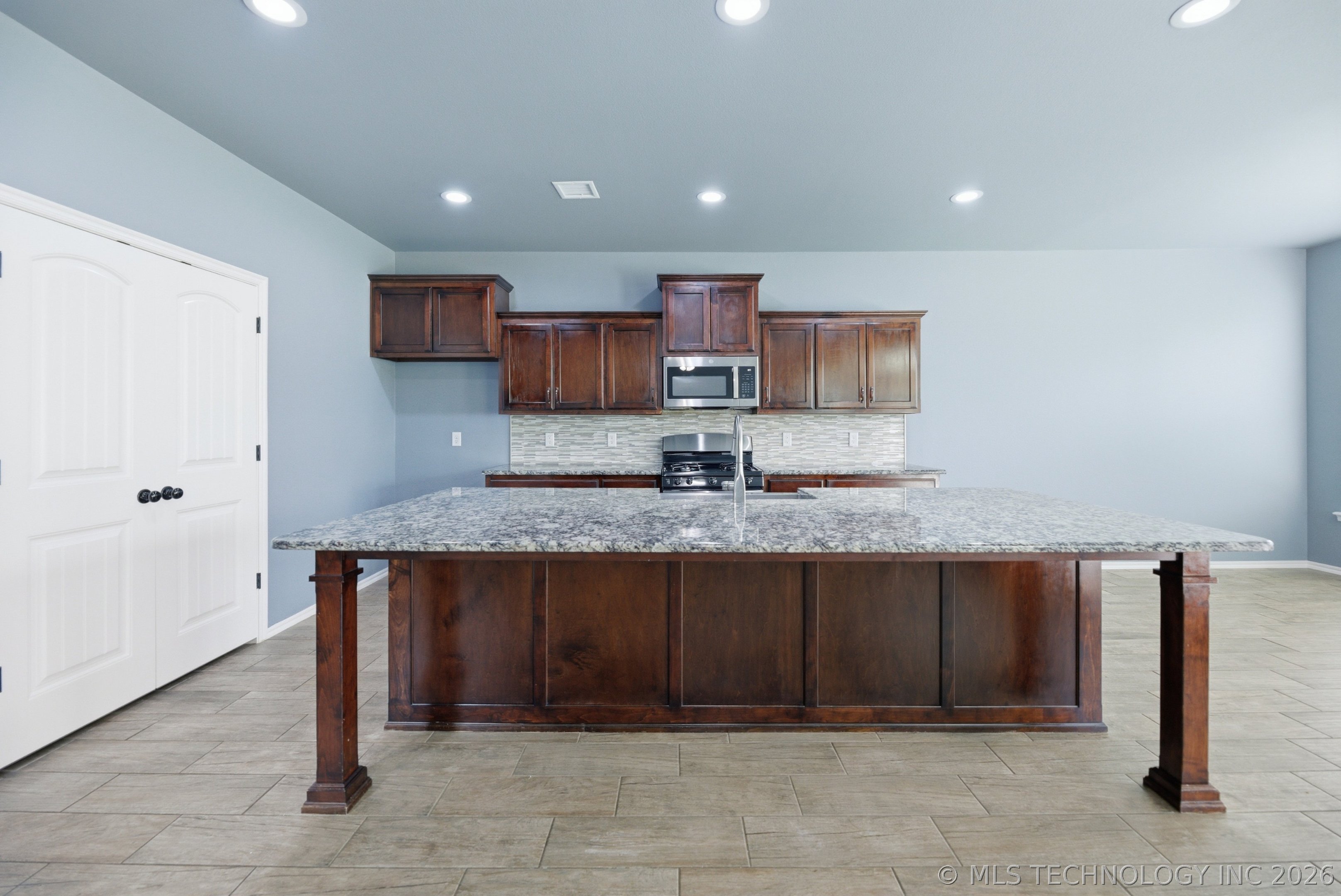 2017 W Fredericksburg Court Property Photo 11