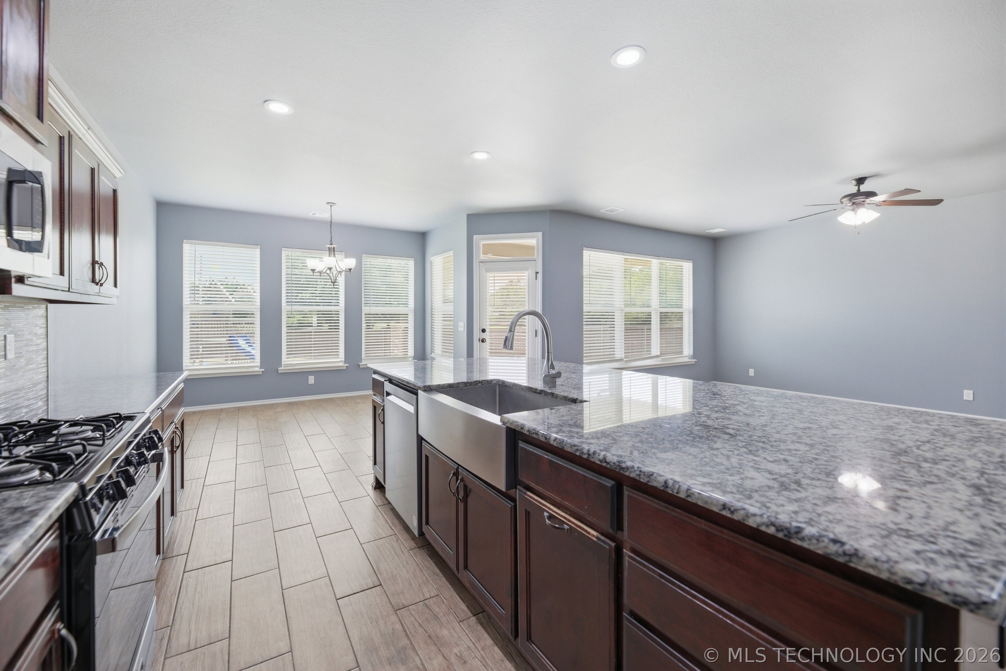 2017 W Fredericksburg Court Property Photo 13