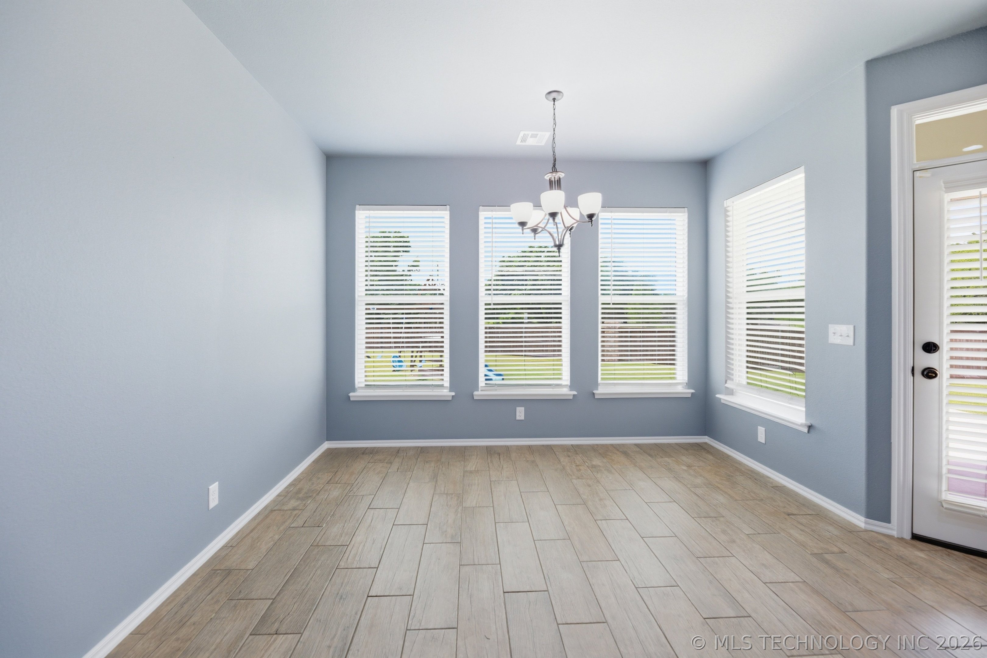 2017 W Fredericksburg Court Property Photo 16