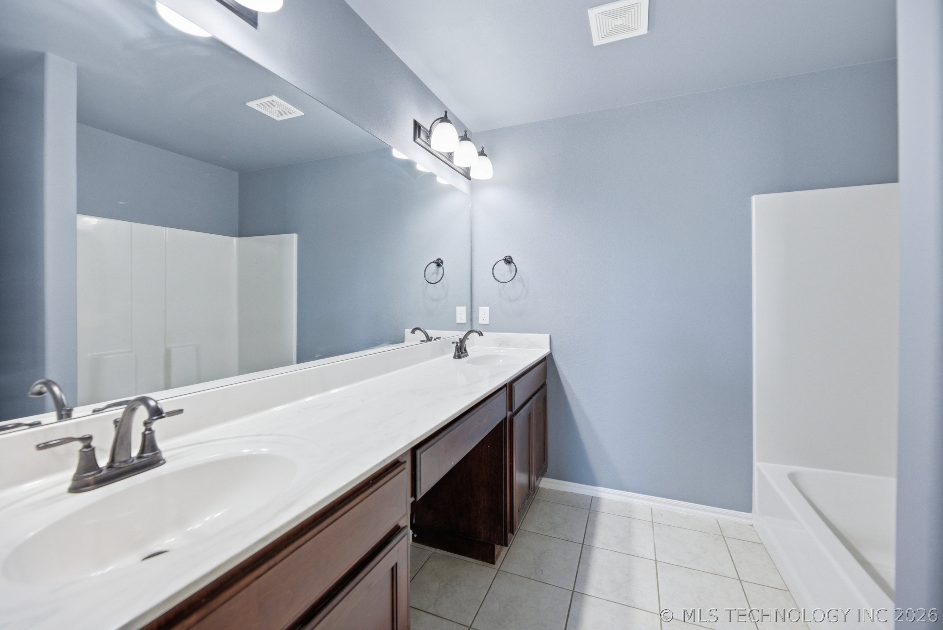 2017 W Fredericksburg Court Property Photo 28