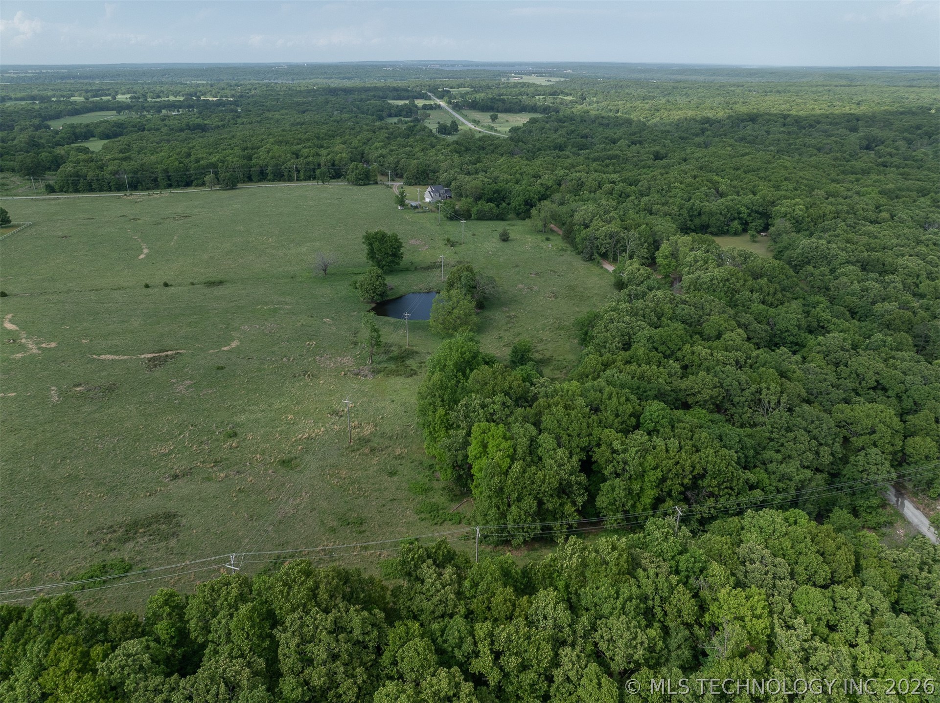 10778 E 420 Road Property Photo 6