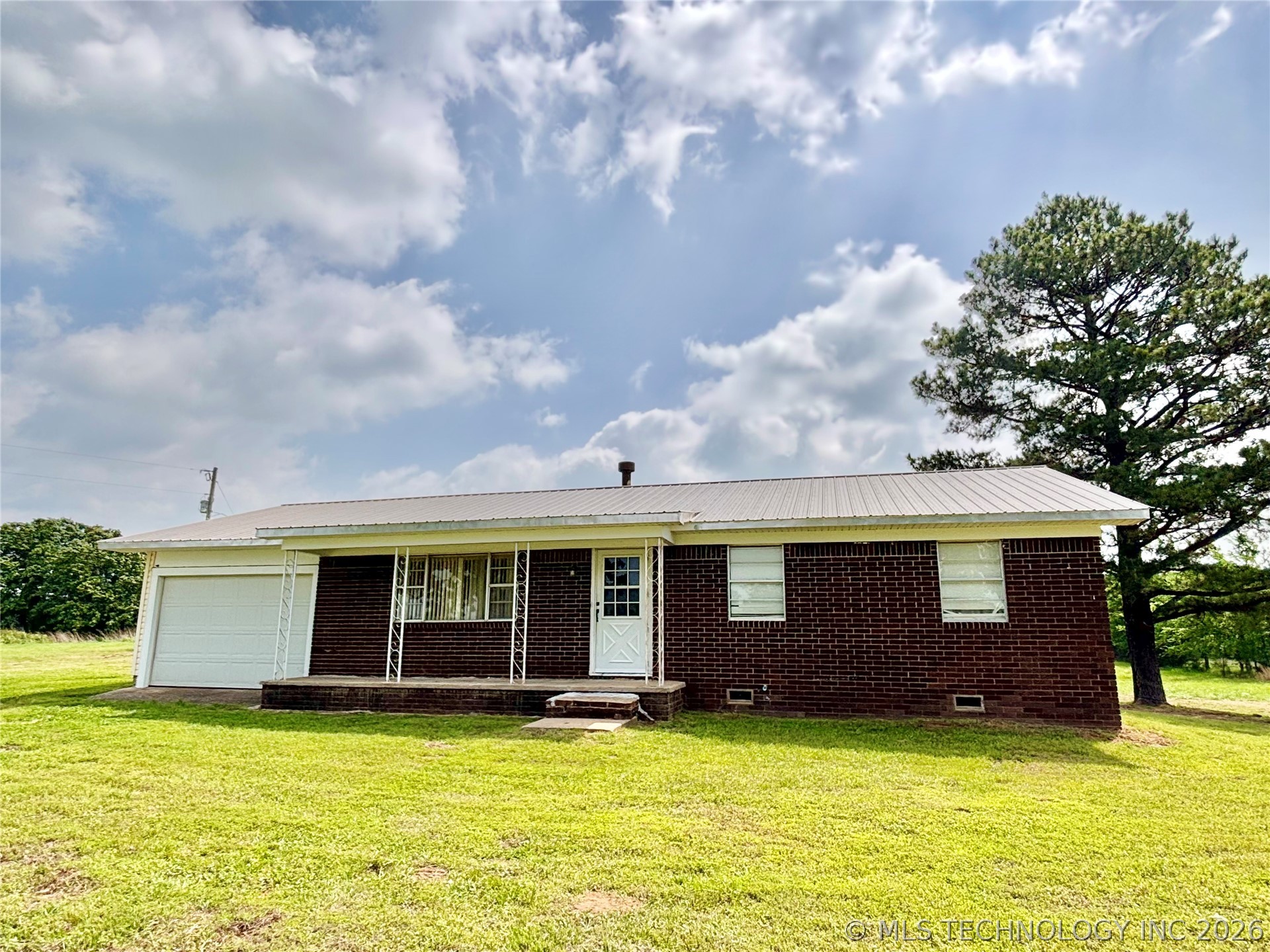 1737 S Peaceable Road Property Photo 1