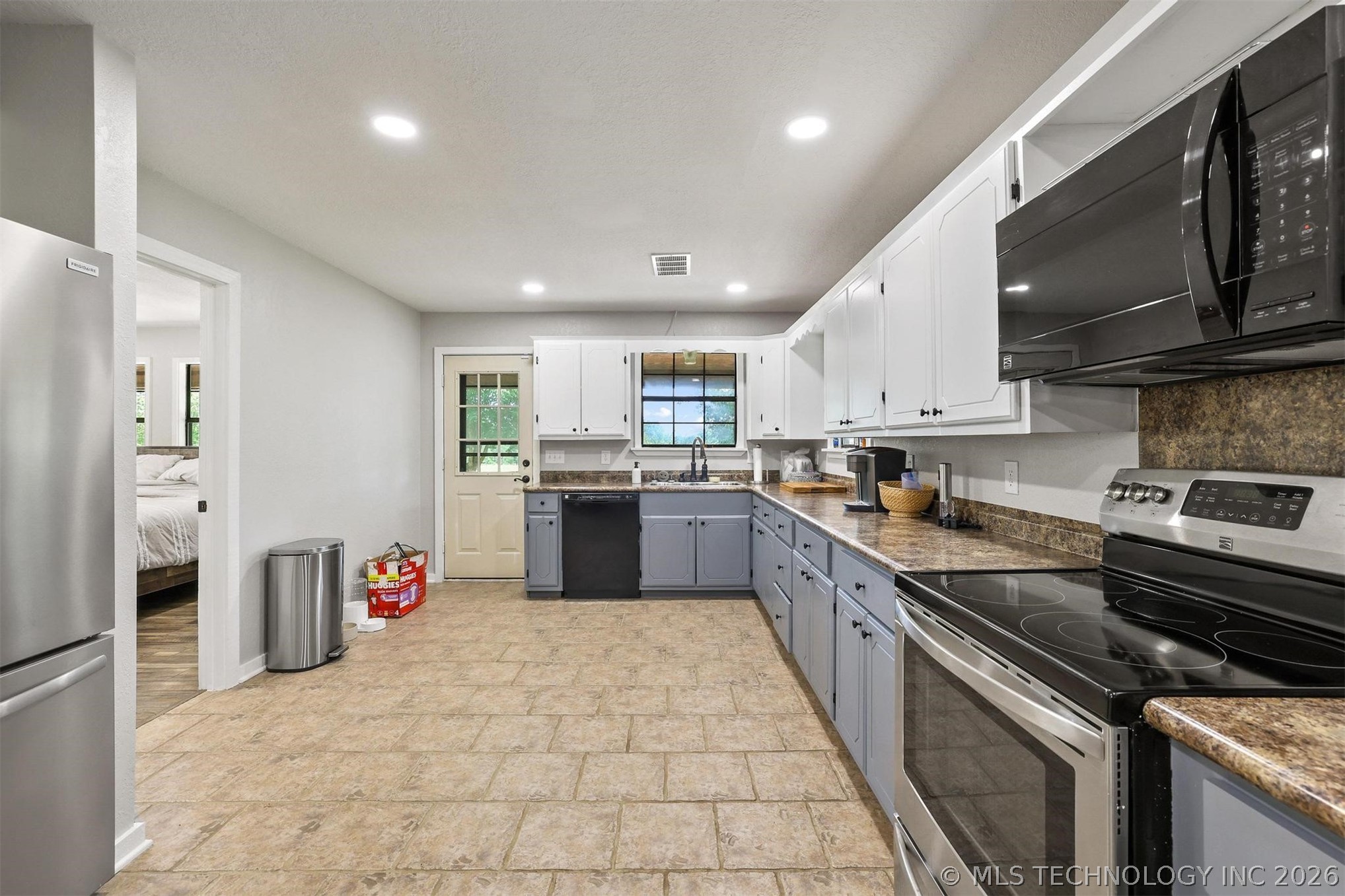 2042 E 1980 Road Property Photo 12