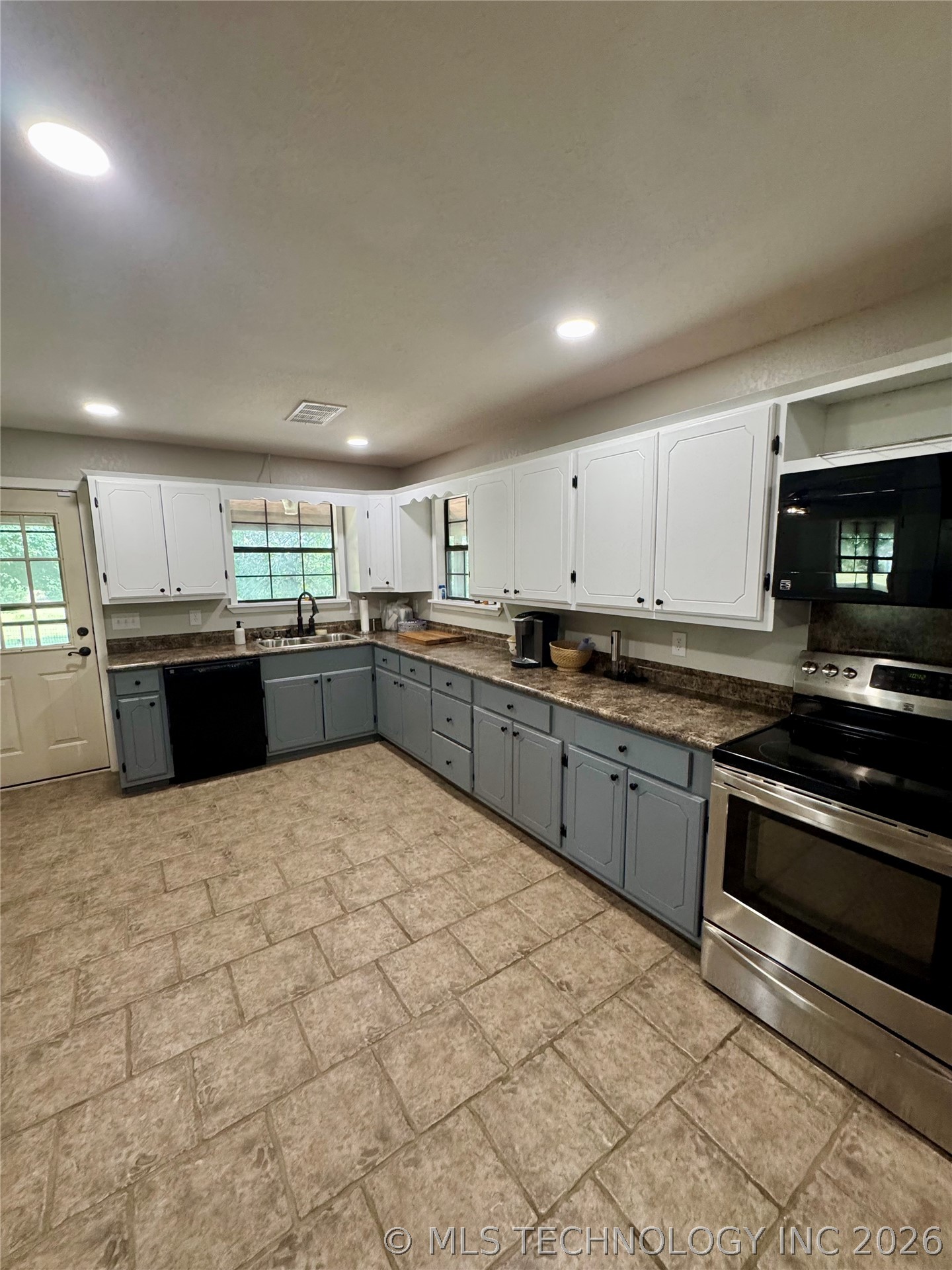 2042 E 1980 Road Property Photo 29
