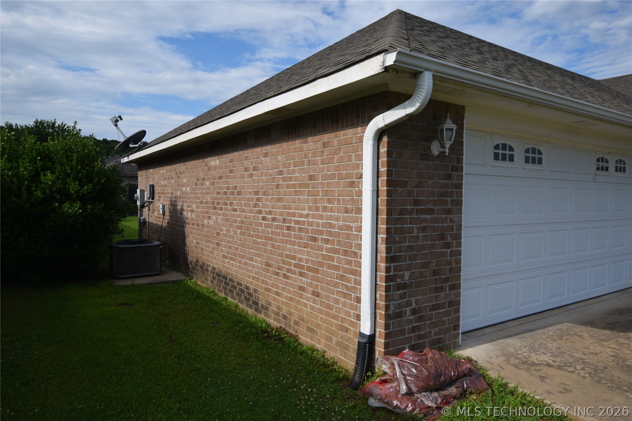 907 Belmont Avenue Property Photo 8
