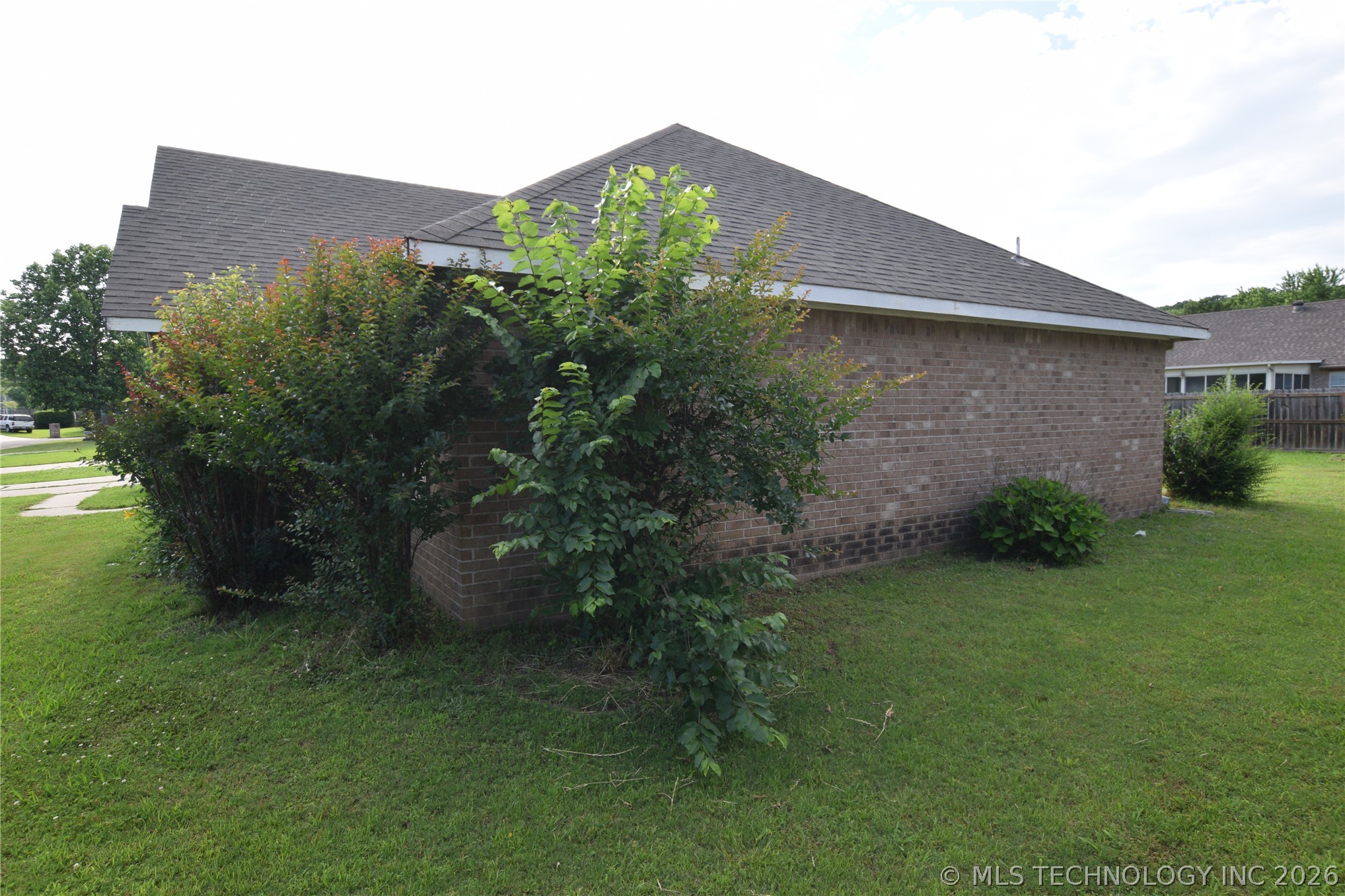 907 Belmont Avenue Property Photo 10