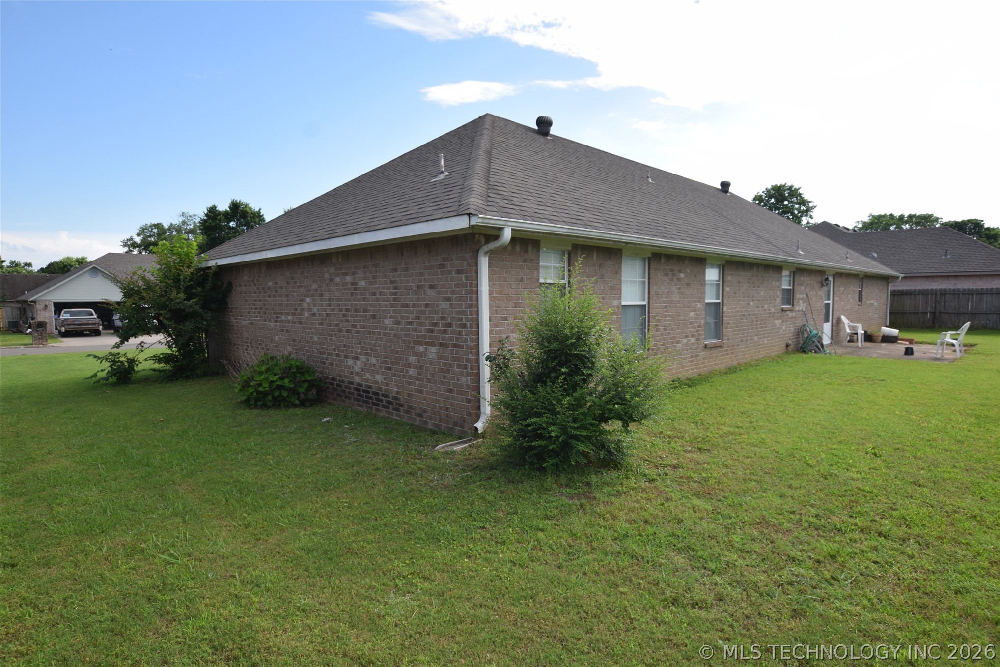 907 Belmont Avenue Property Photo 11