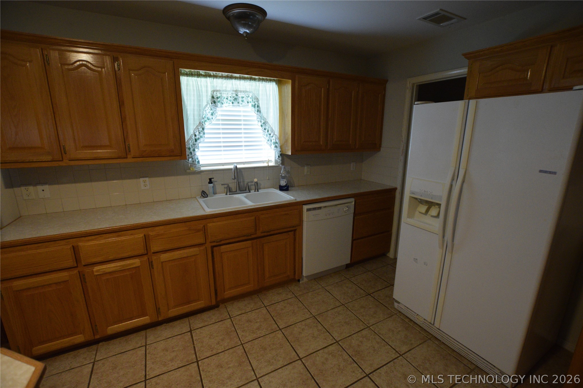 907 Belmont Avenue Property Photo 21