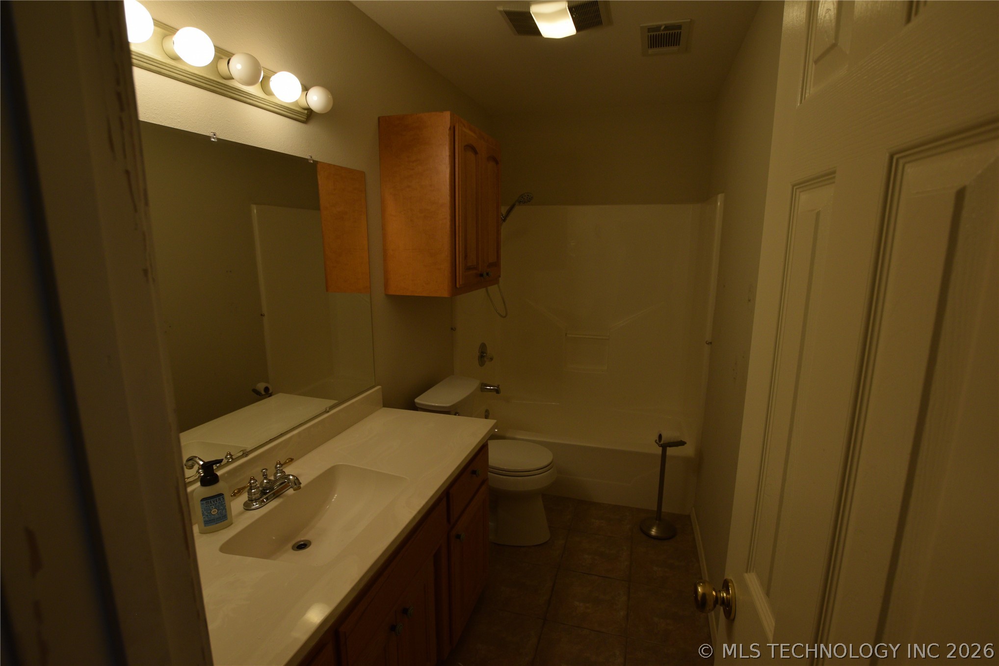 907 Belmont Avenue Property Photo 33