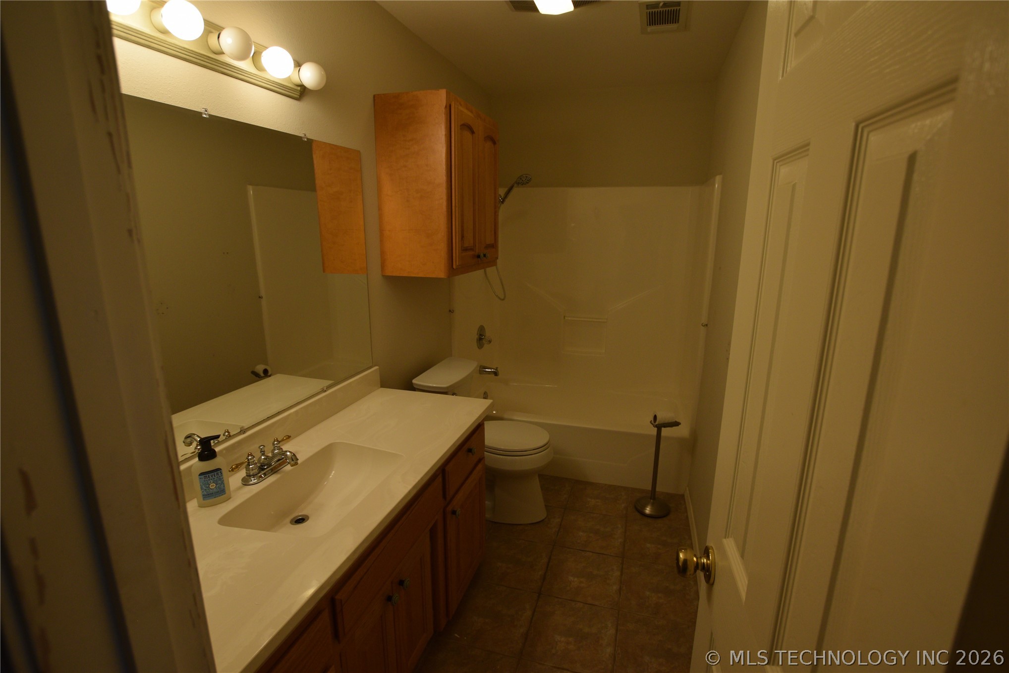 907 Belmont Avenue Property Photo 34