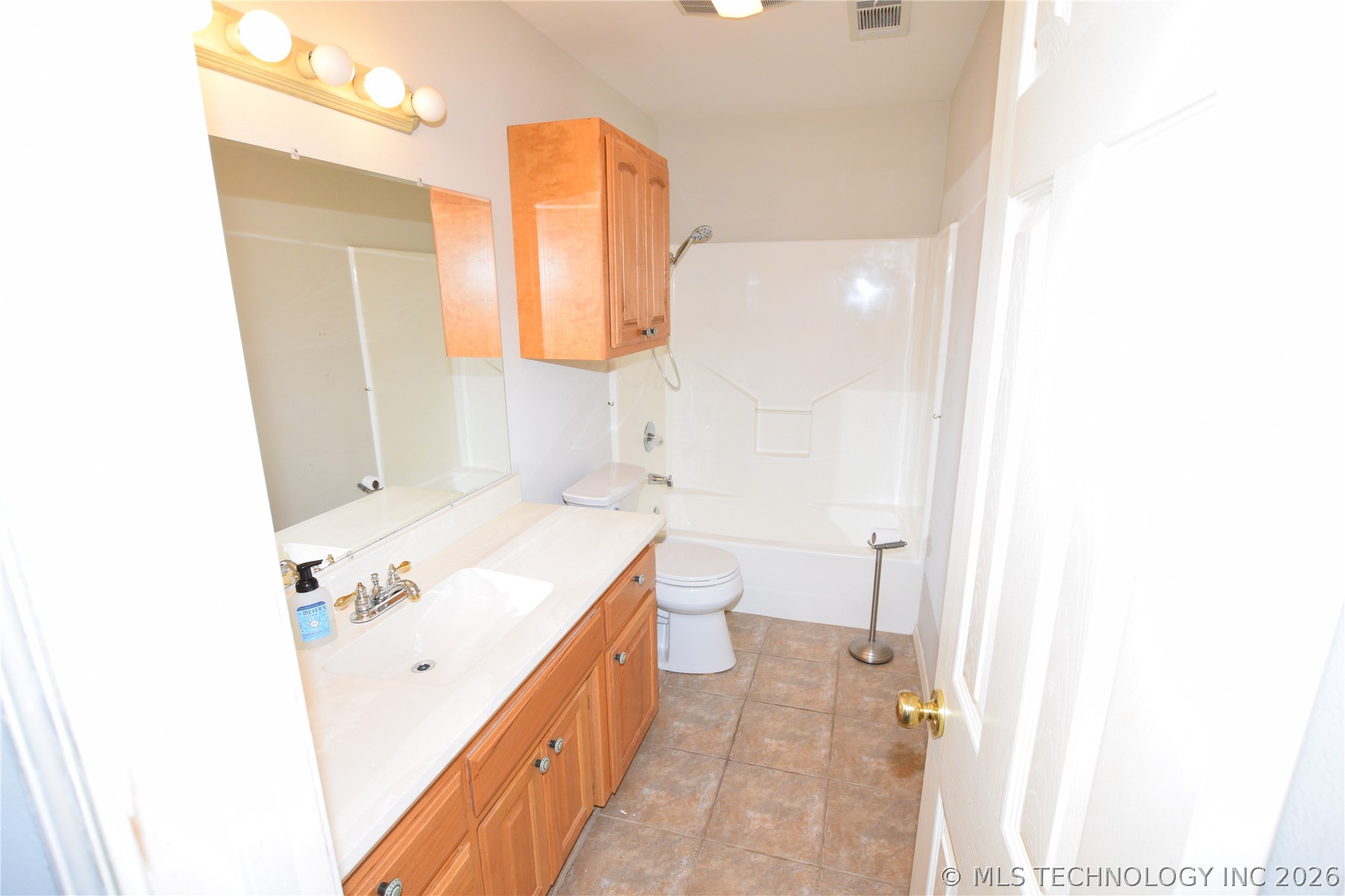 907 Belmont Avenue Property Photo 35