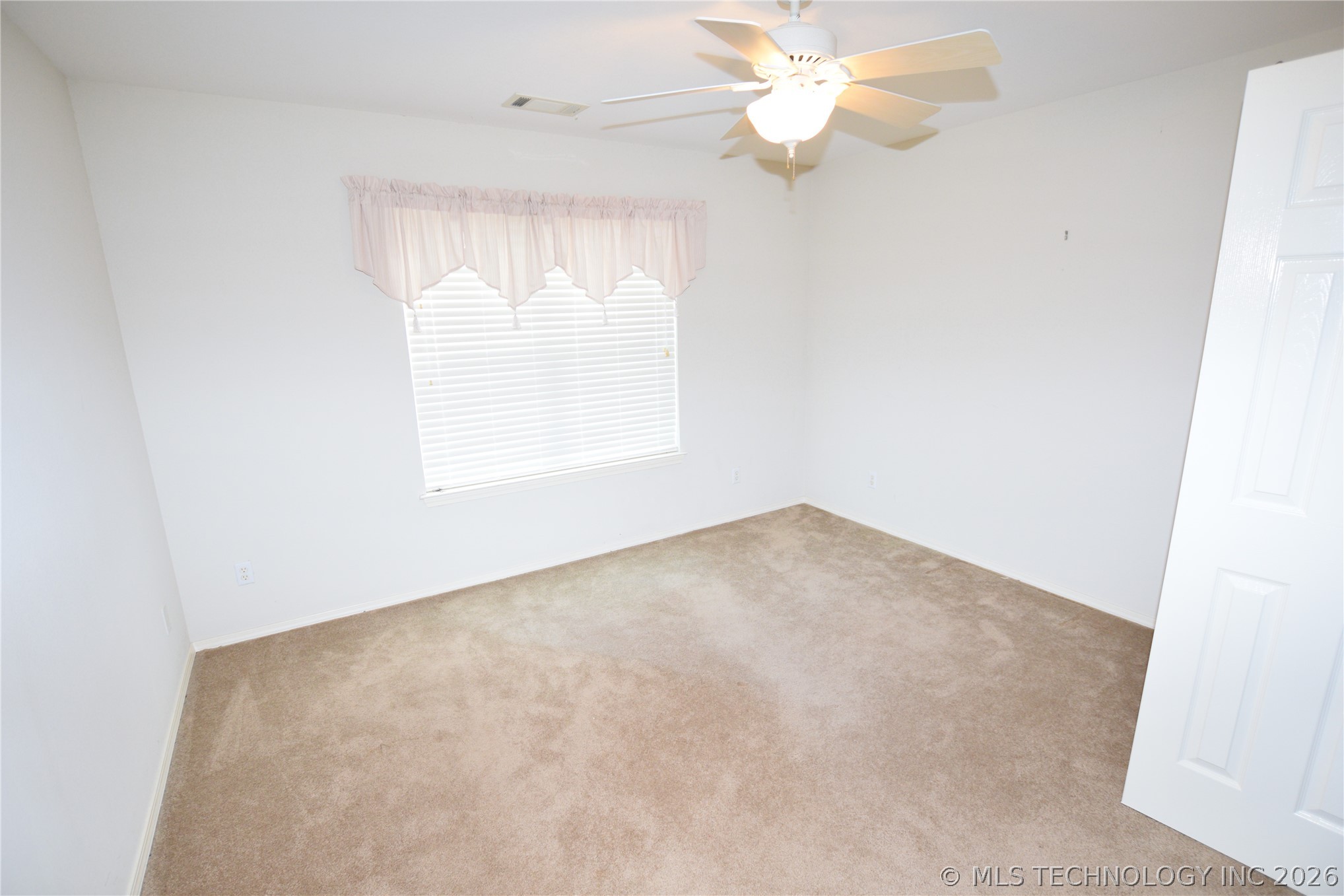 907 Belmont Avenue Property Photo 38