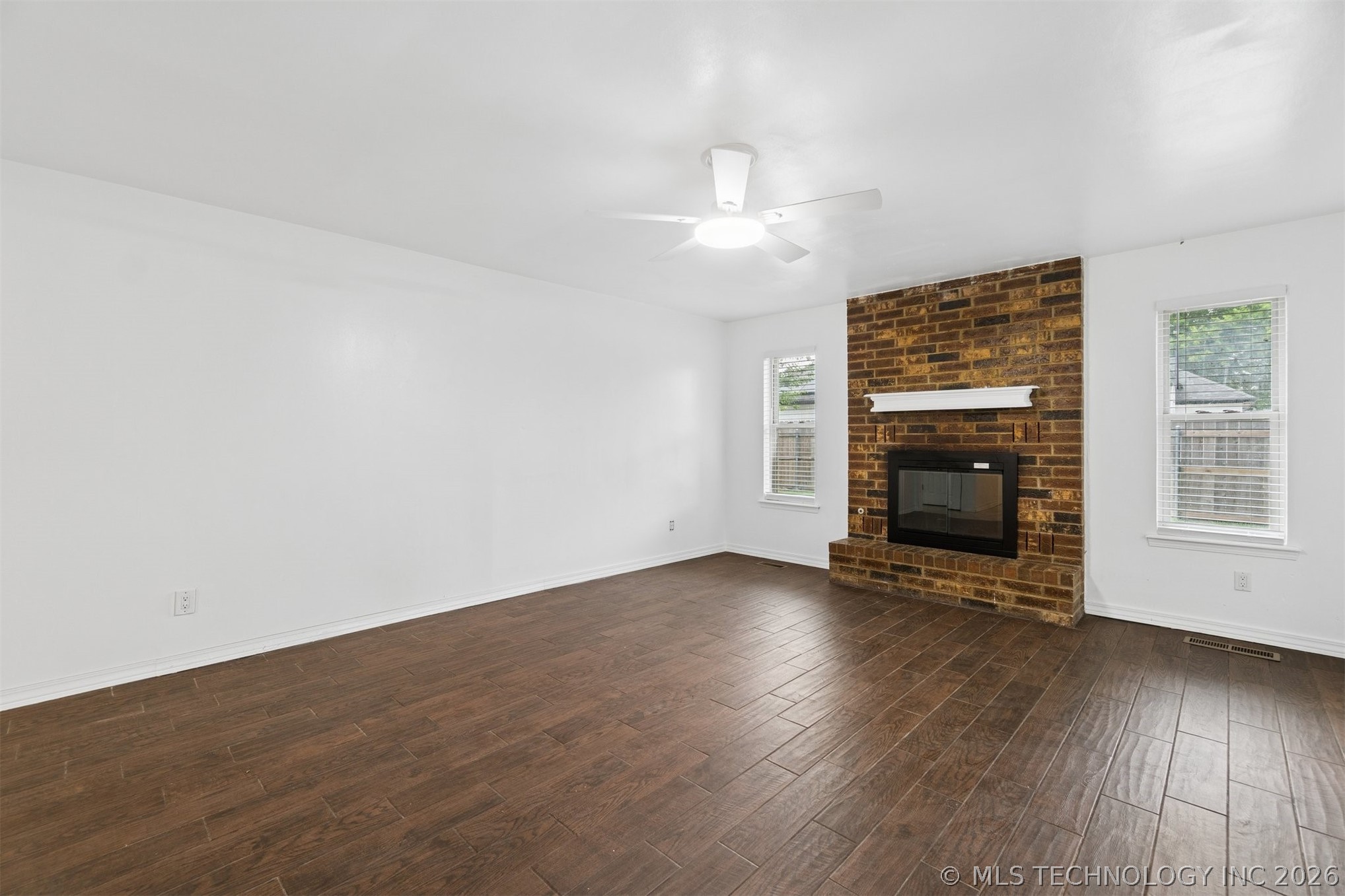 967 Heritage Mansion Property Photo 6
