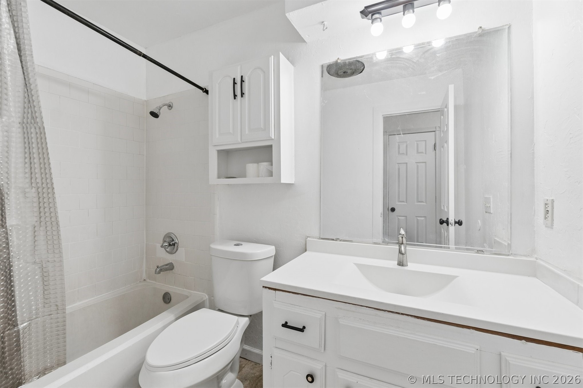 967 Heritage Mansion Property Photo 25