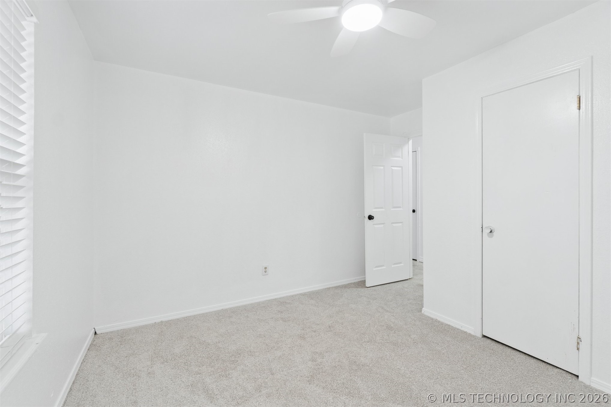 967 Heritage Mansion Property Photo 28