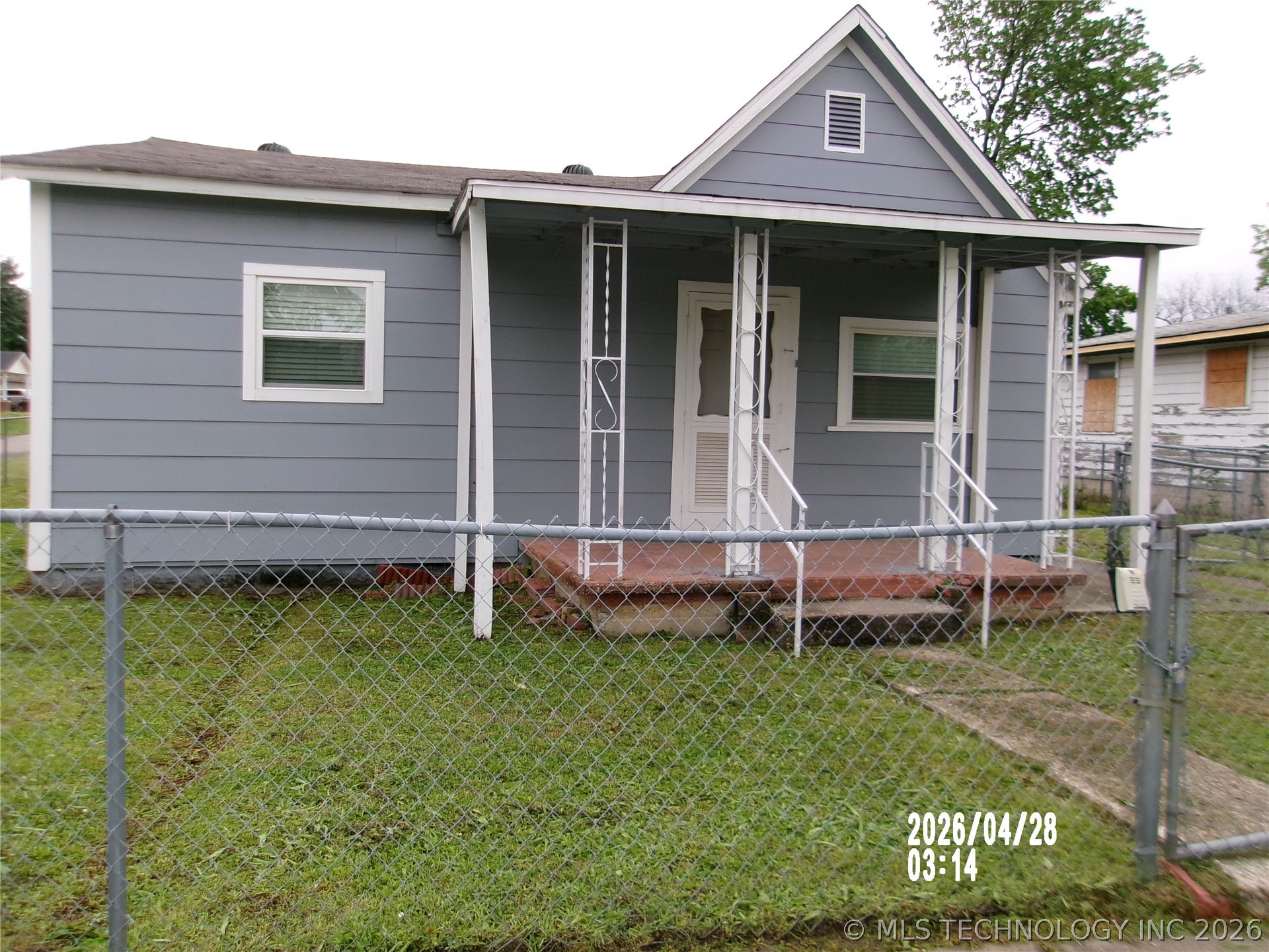 721 S Hickory Avenue Property Photo 1