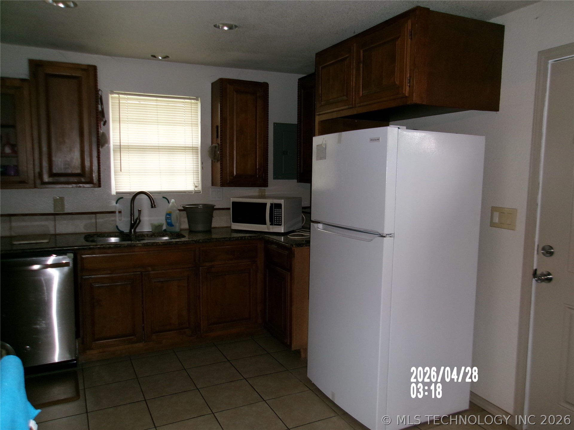 721 S Hickory Avenue Property Photo 6