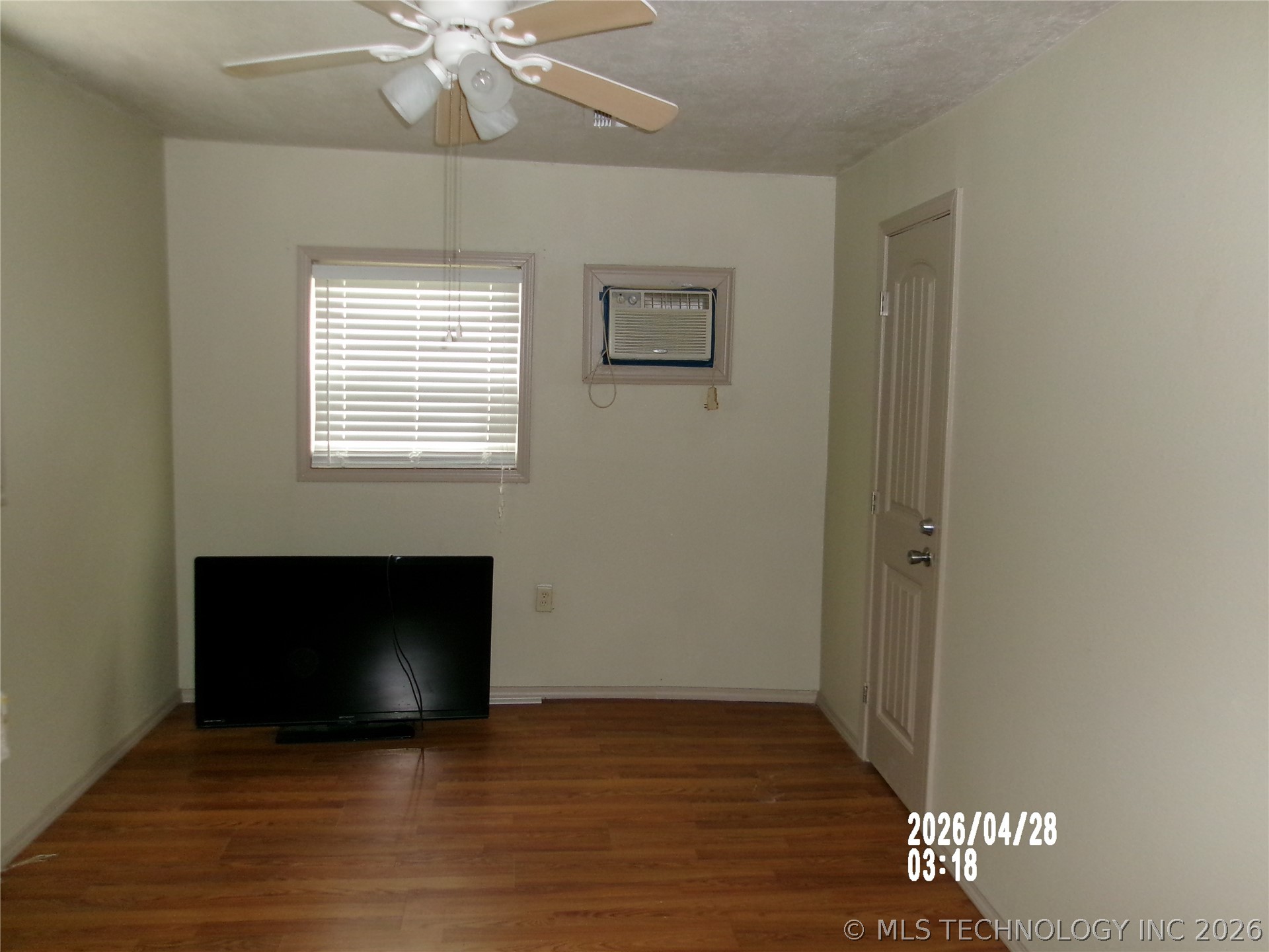 721 S Hickory Avenue Property Photo 7