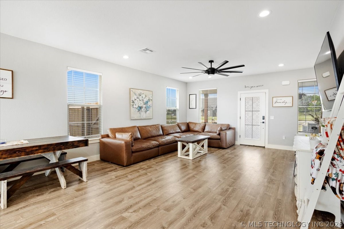 79 Wilson Loop Property Photo 8