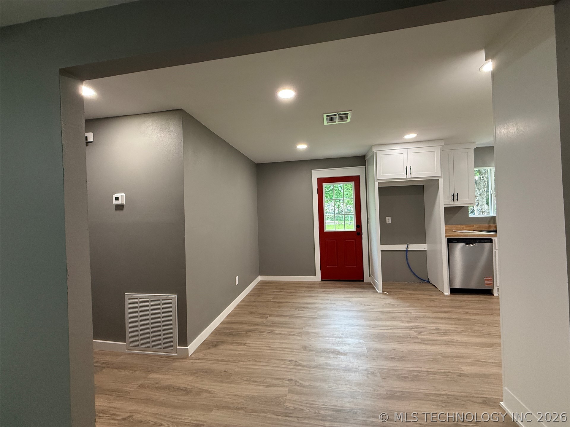 702 6th Avenue Property Photo 6