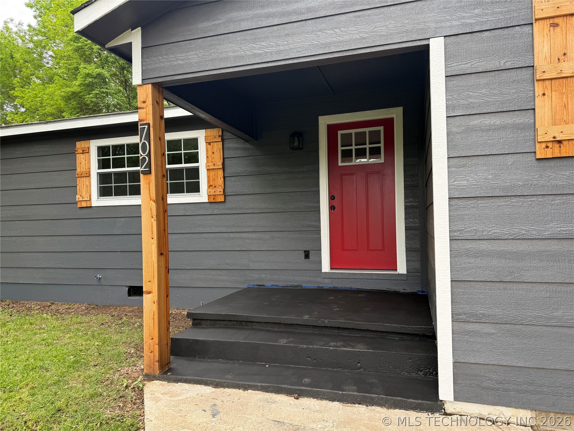 702 6th Avenue Property Photo 18