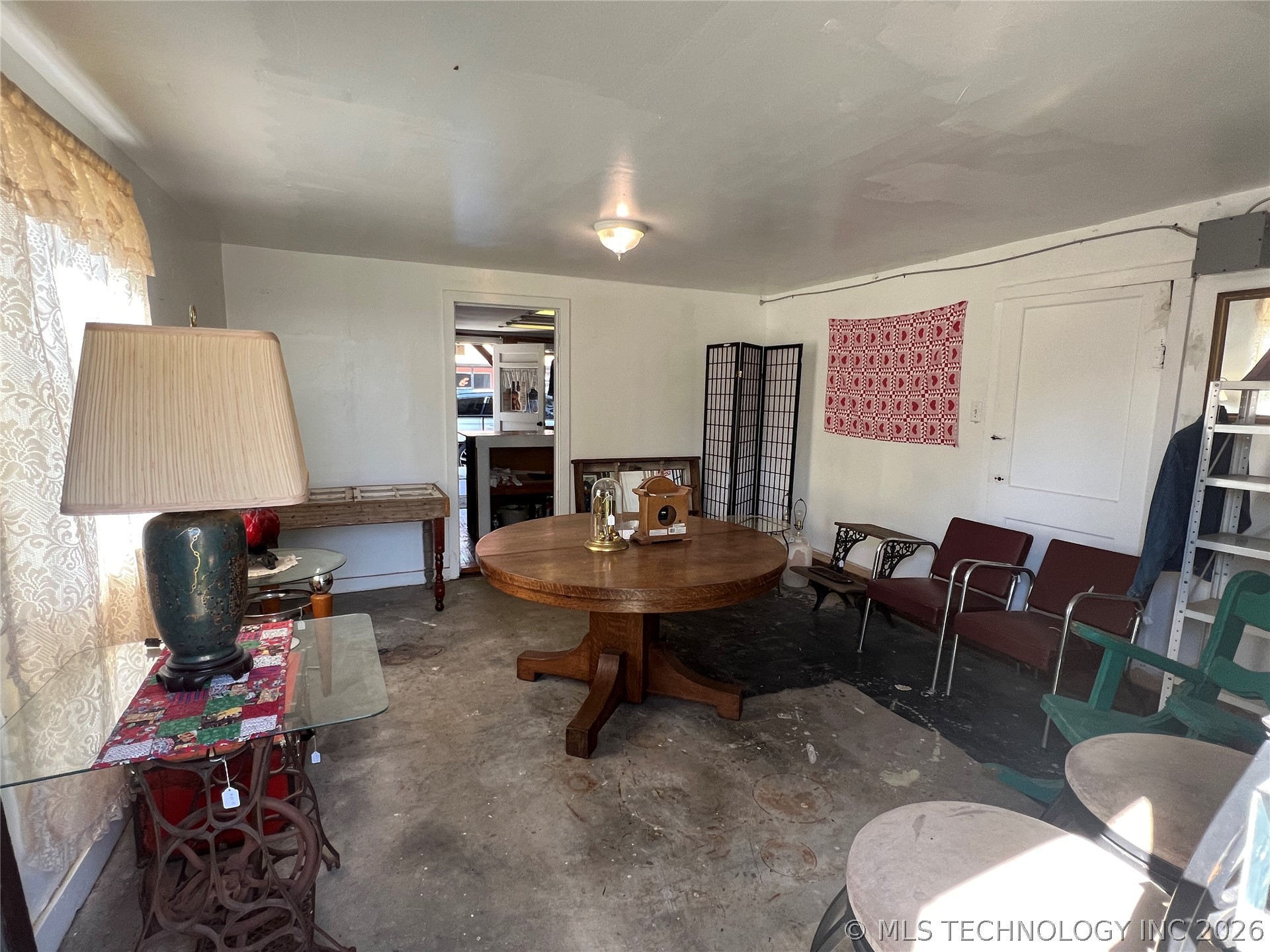 132 N Lee Property Photo 8