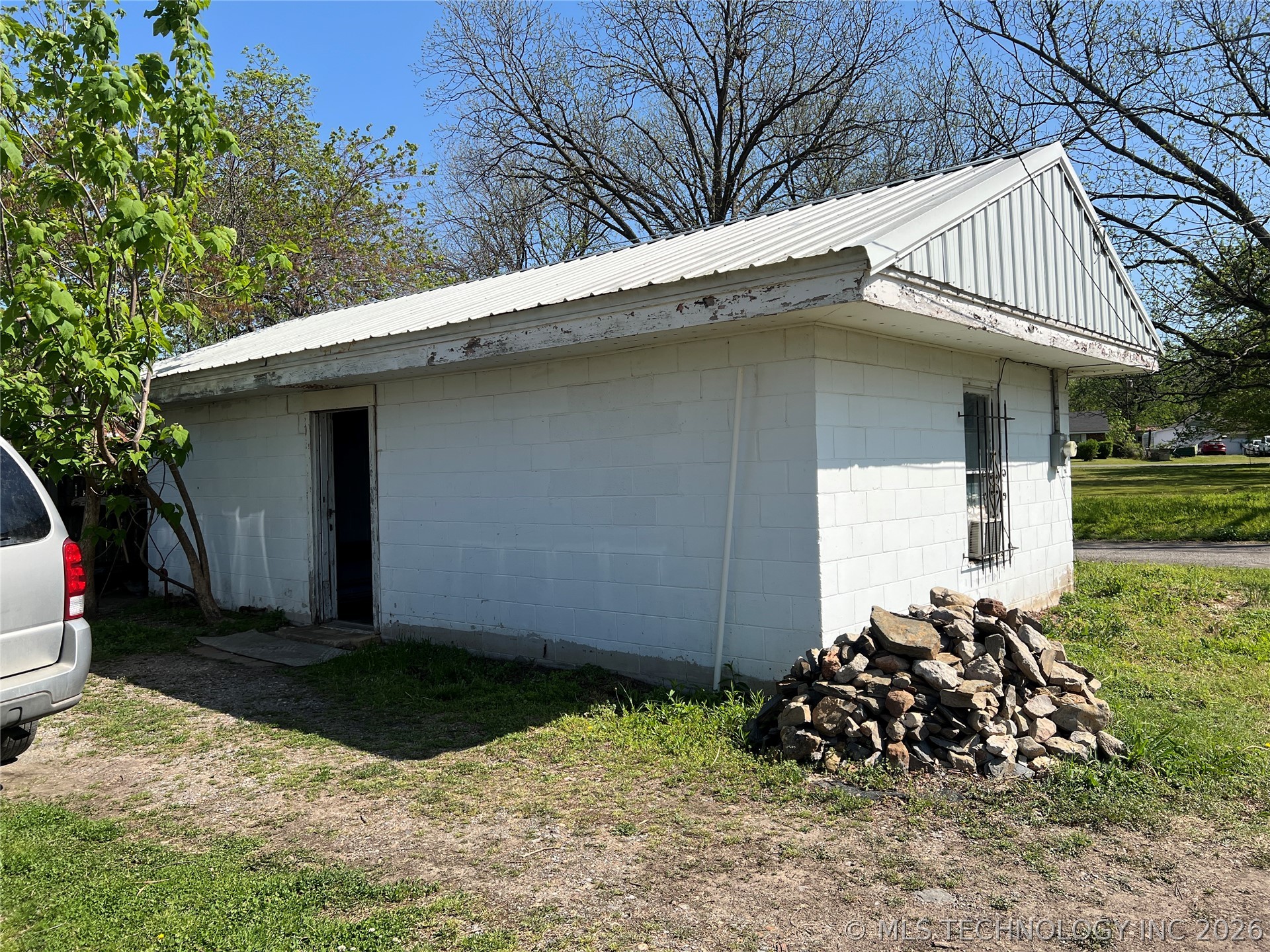 132 N Lee Property Photo 14