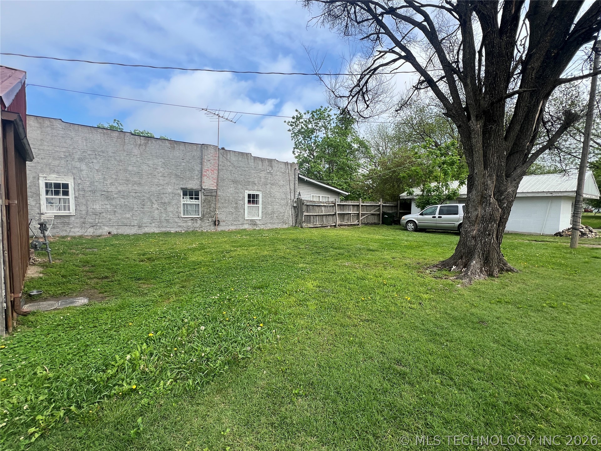 132 N Lee Property Photo 22