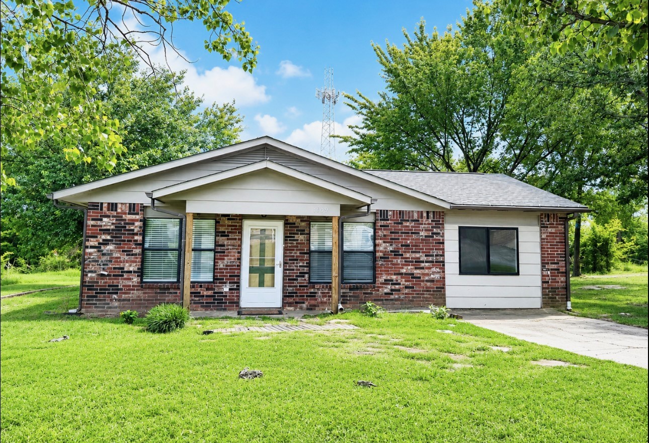 1109 Palmer Lane