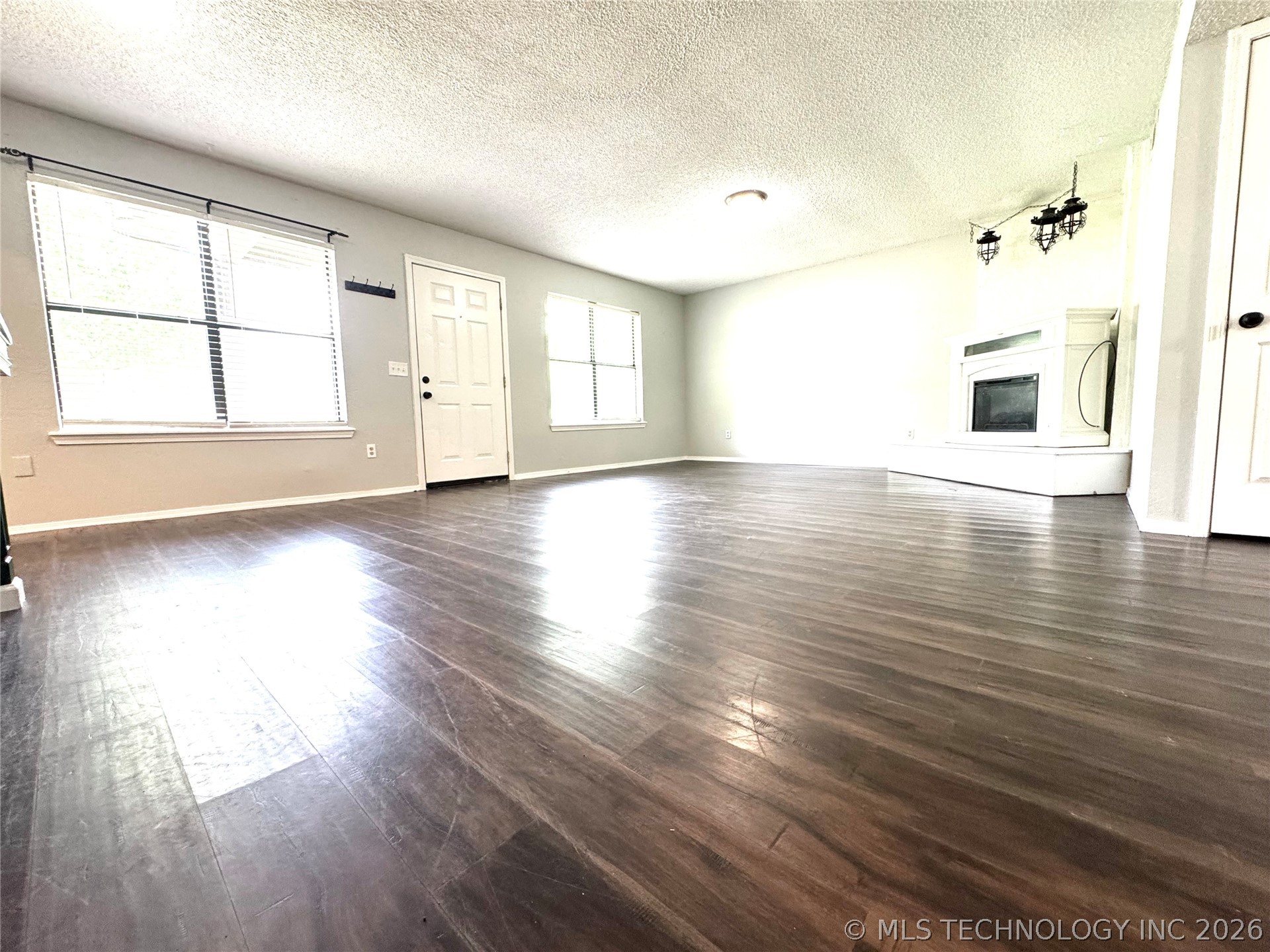 1109 Palmer Lane Property Photo 4