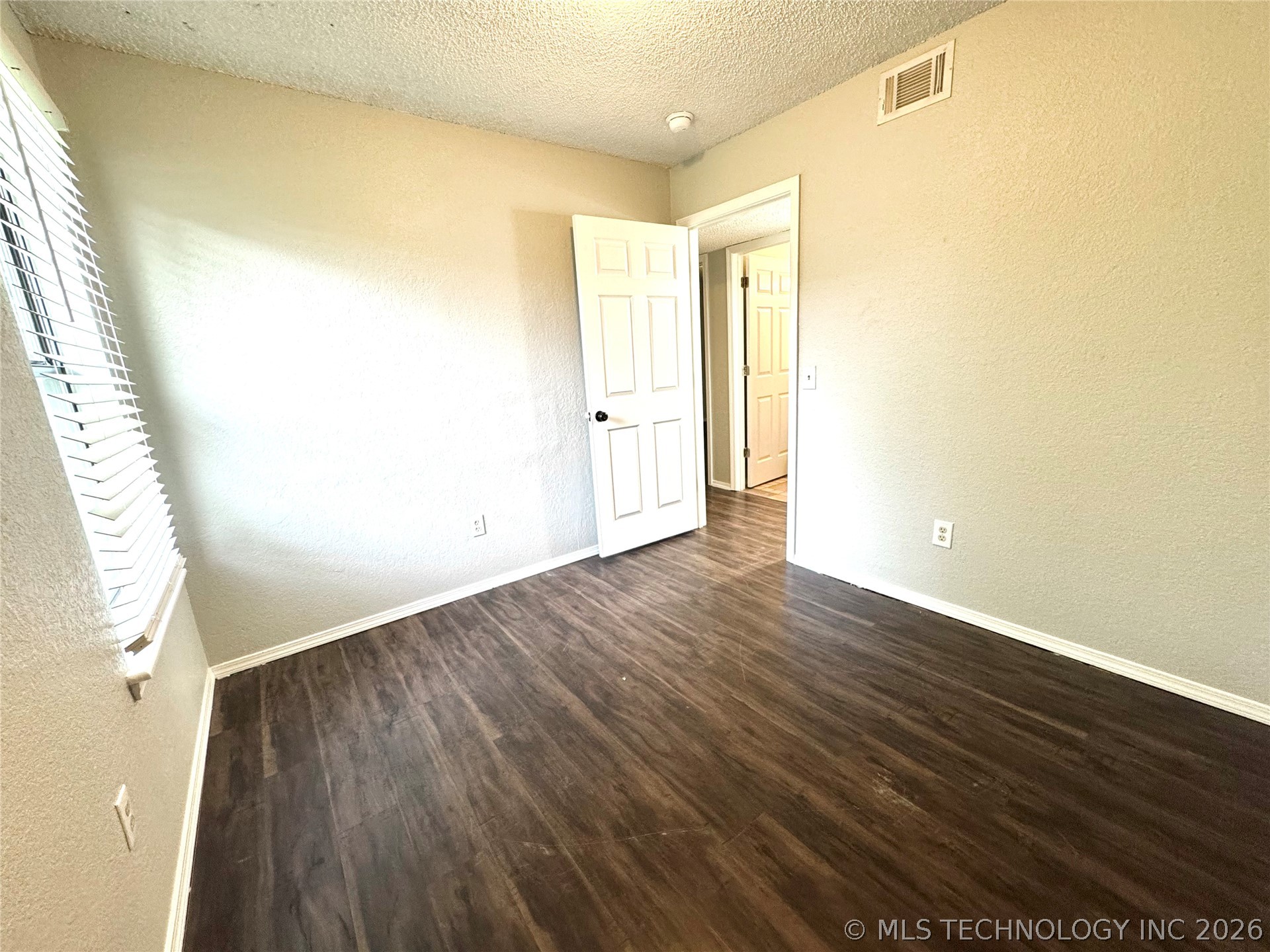 1109 Palmer Lane Property Photo 11