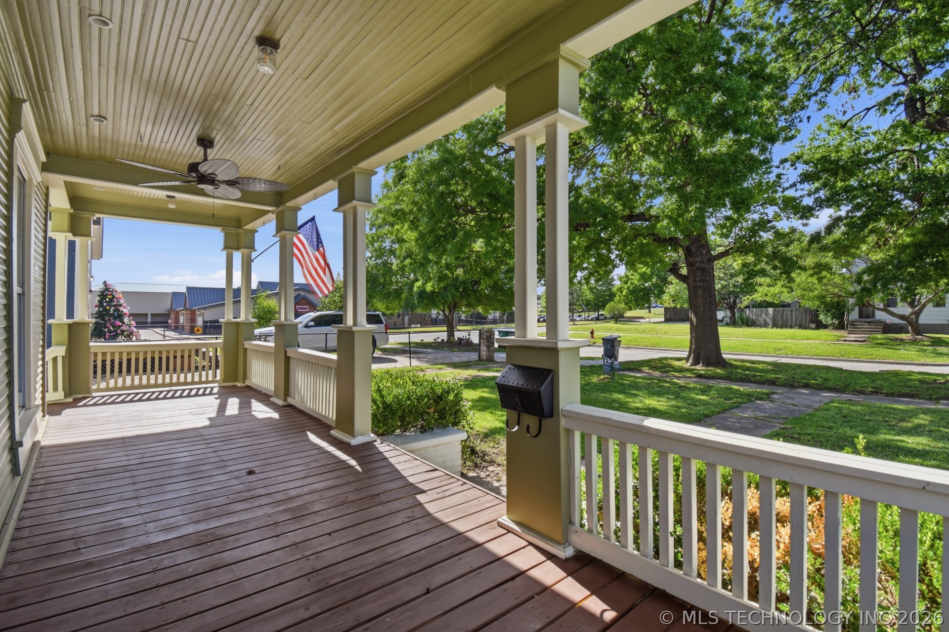 1141 E Hobson Avenue Property Photo 4