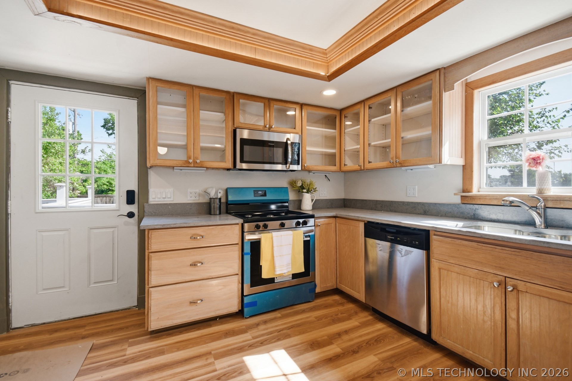 1141 E Hobson Avenue Property Photo 18