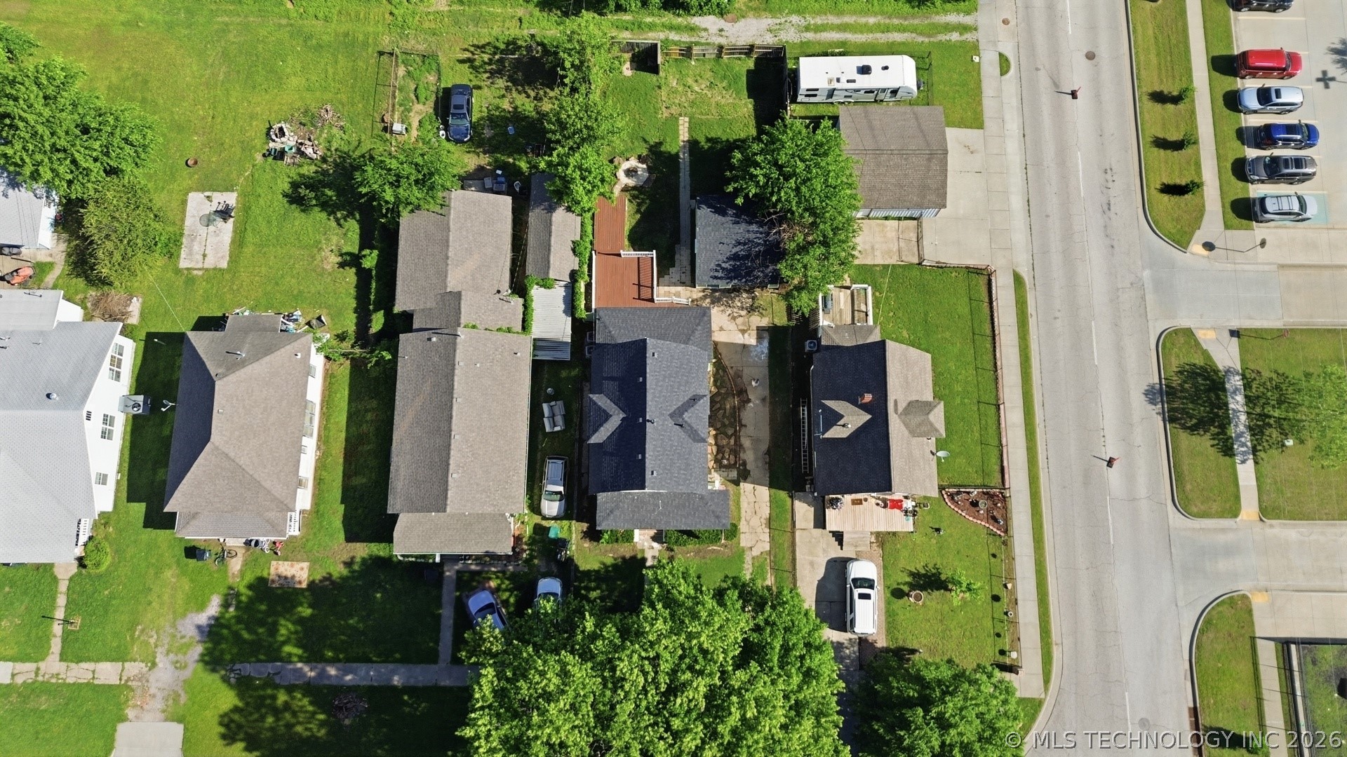 1141 E Hobson Avenue Property Photo 45
