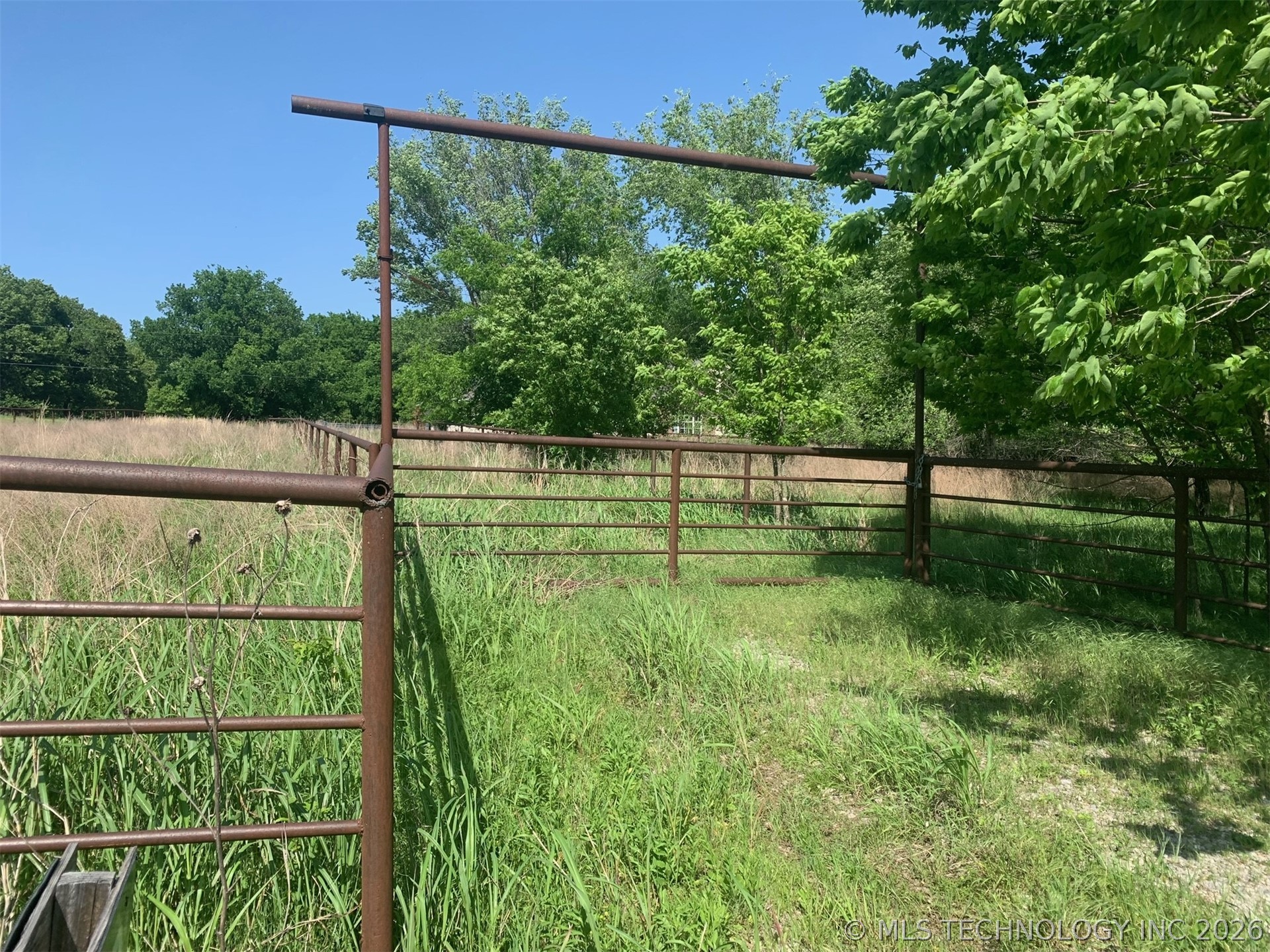 6025 E Hwy 20 Property Photo 1