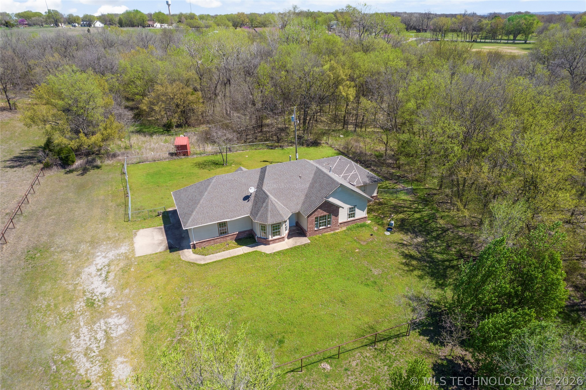6025 E Hwy 20 Property Photo 4